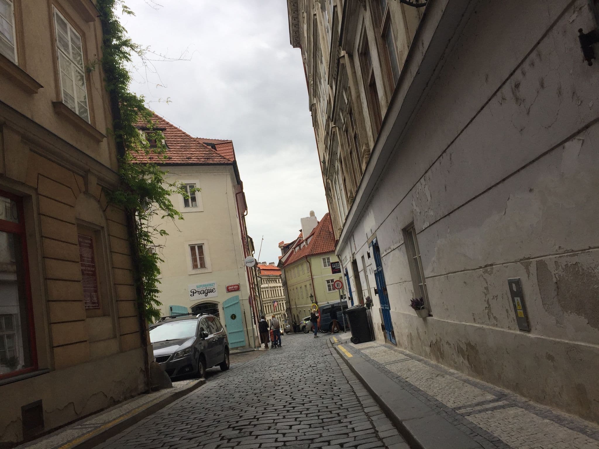 Street view near Constans, Malá Strana — © fod (CC BY-SA · Mapillary)