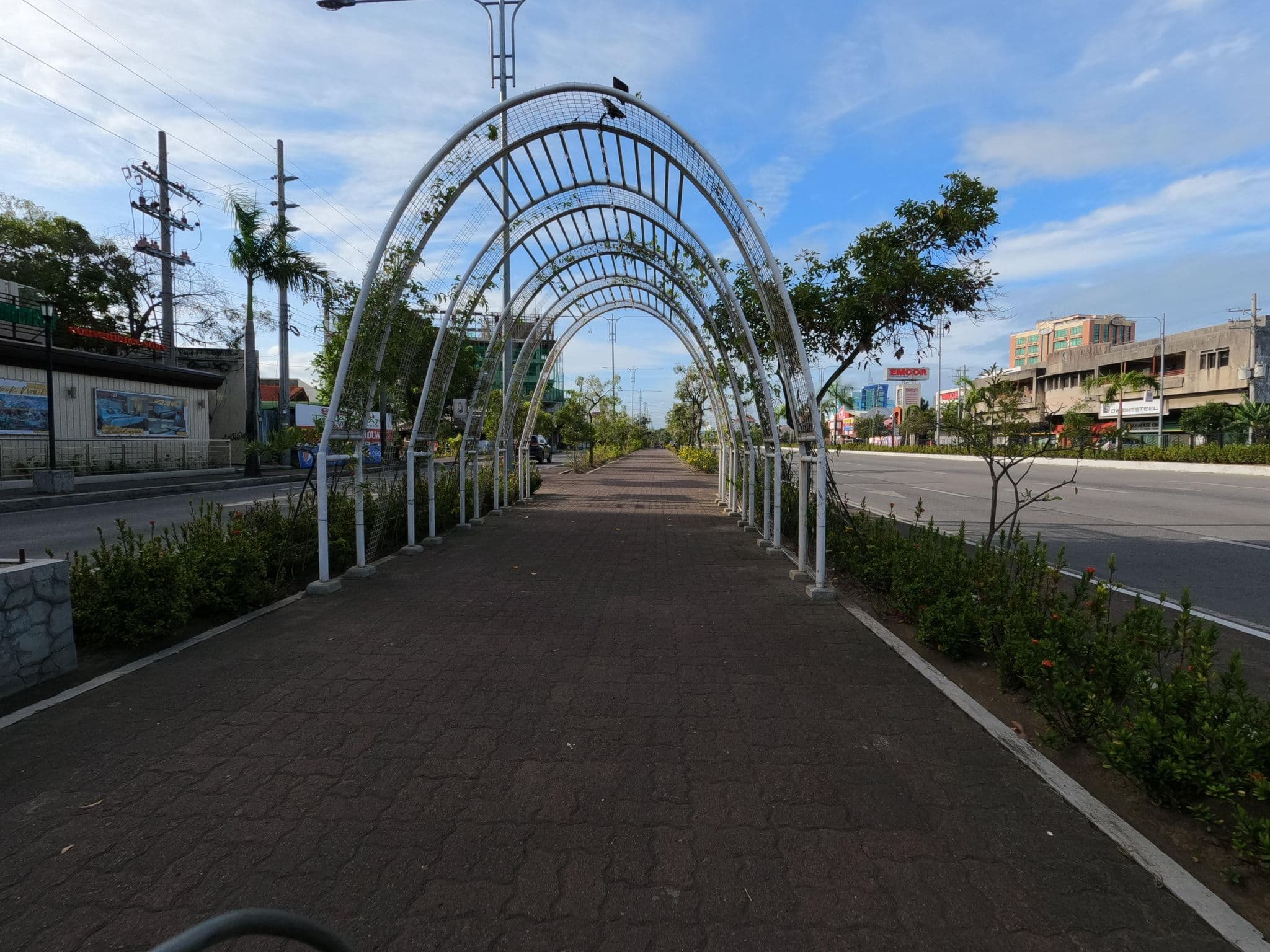 Street view near Diversion21 Hotel, Iloilo — © GOwin (CC BY-SA · Mapillary)
