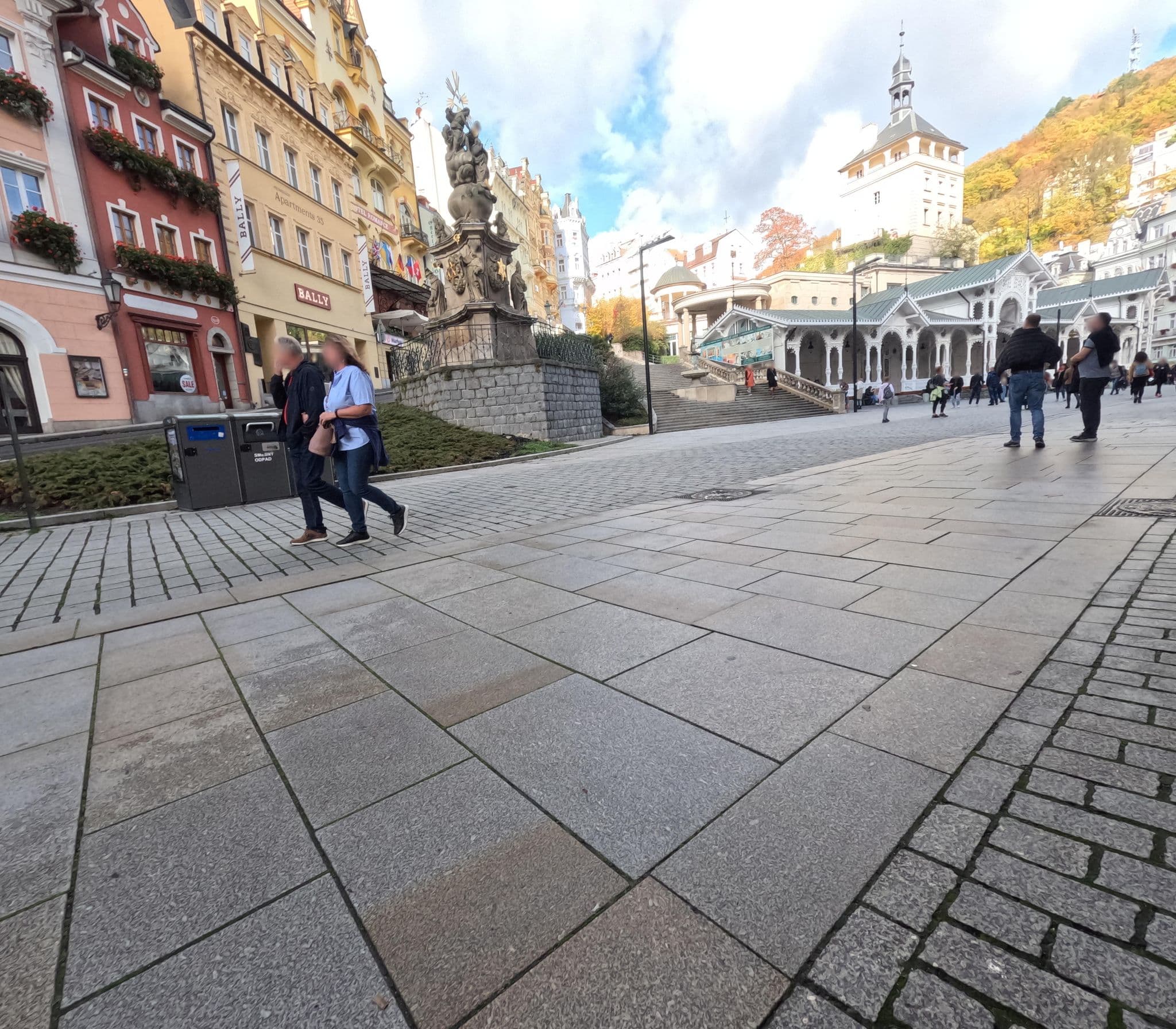 Street view near Wolker, Karlovy Vary