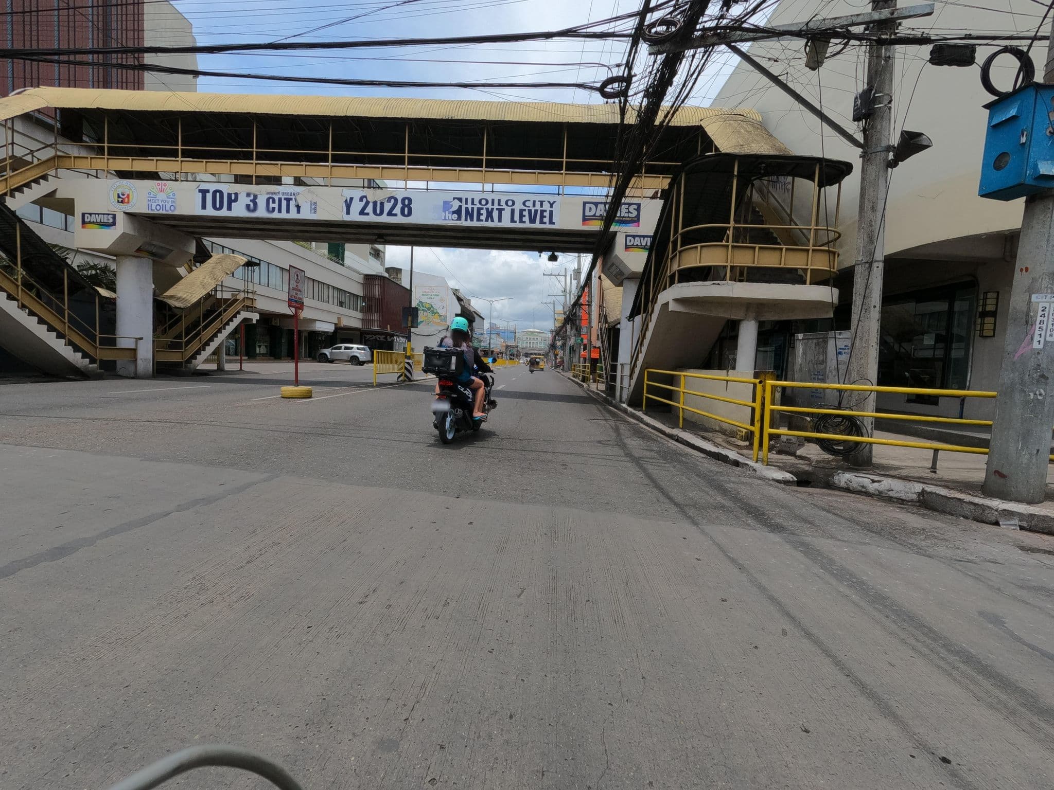 Street view near Executive Lounge 1, Iloilo — © GOwin (CC BY-SA · Mapillary)
