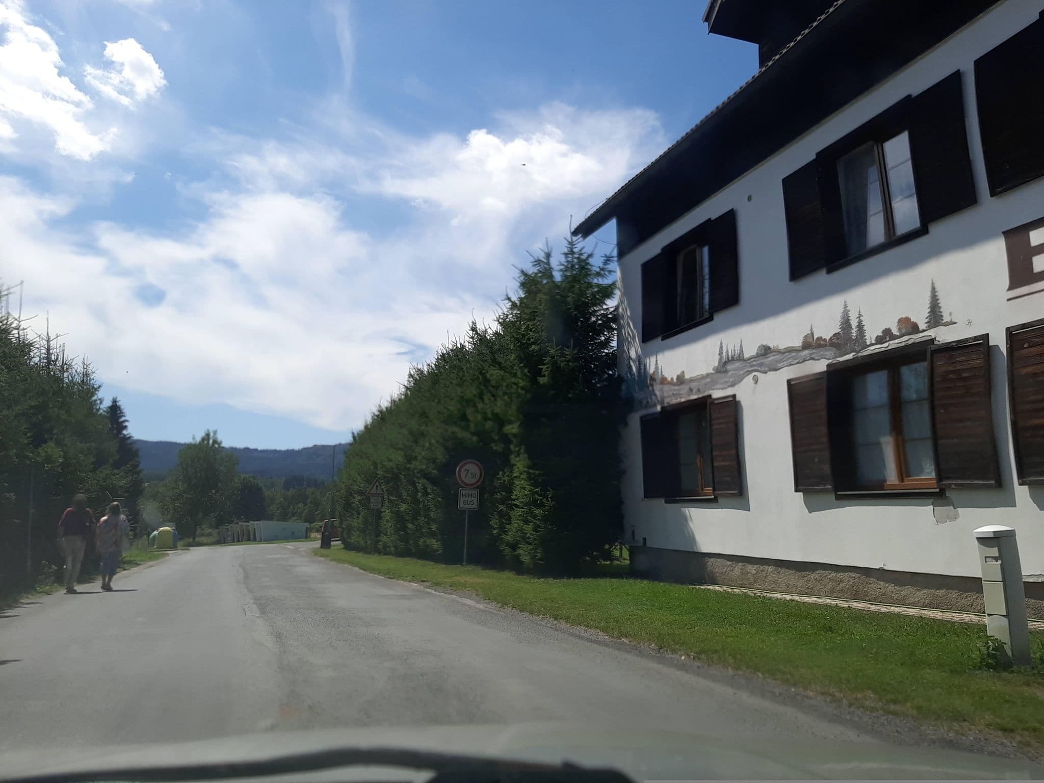 Street view near Penzion Efekt, Kašperské Hory — © CBradioCZ (CC BY-SA · Mapillary)