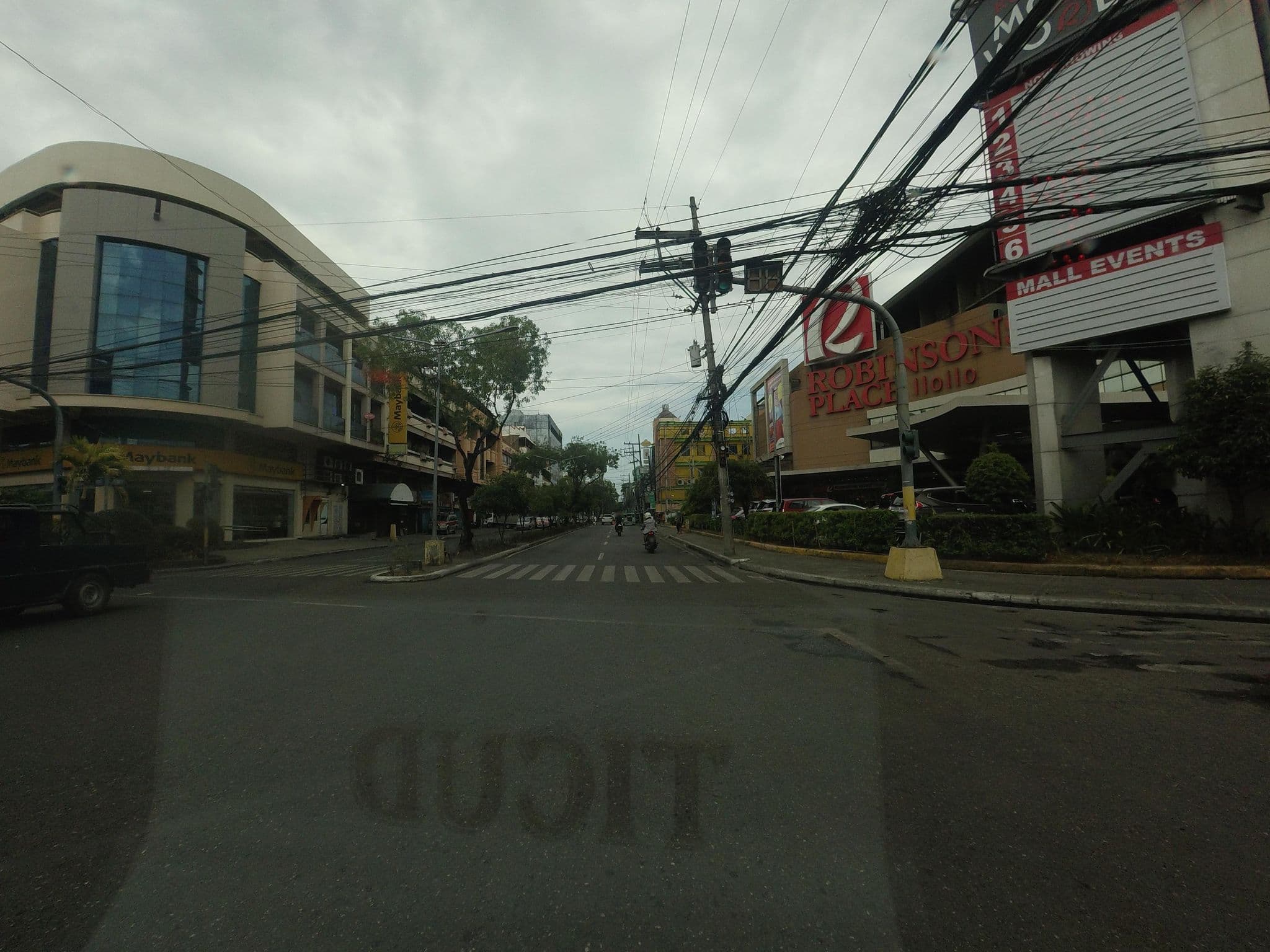 Street view near Century 21 Hotel, Iloilo — © Kaart_Local (CC BY-SA · Mapillary)