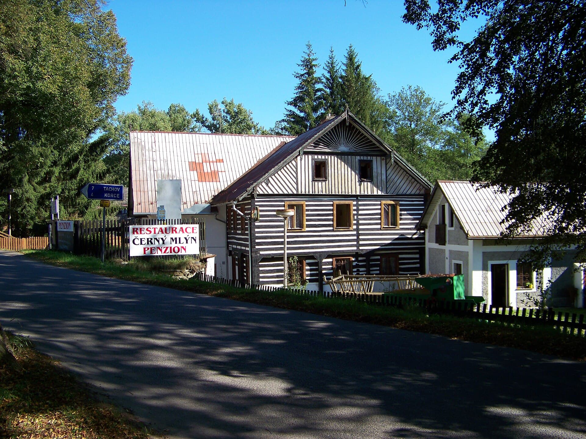 Černý mlýn (via Wikimedia Commons, CC BY-SA 3.0)