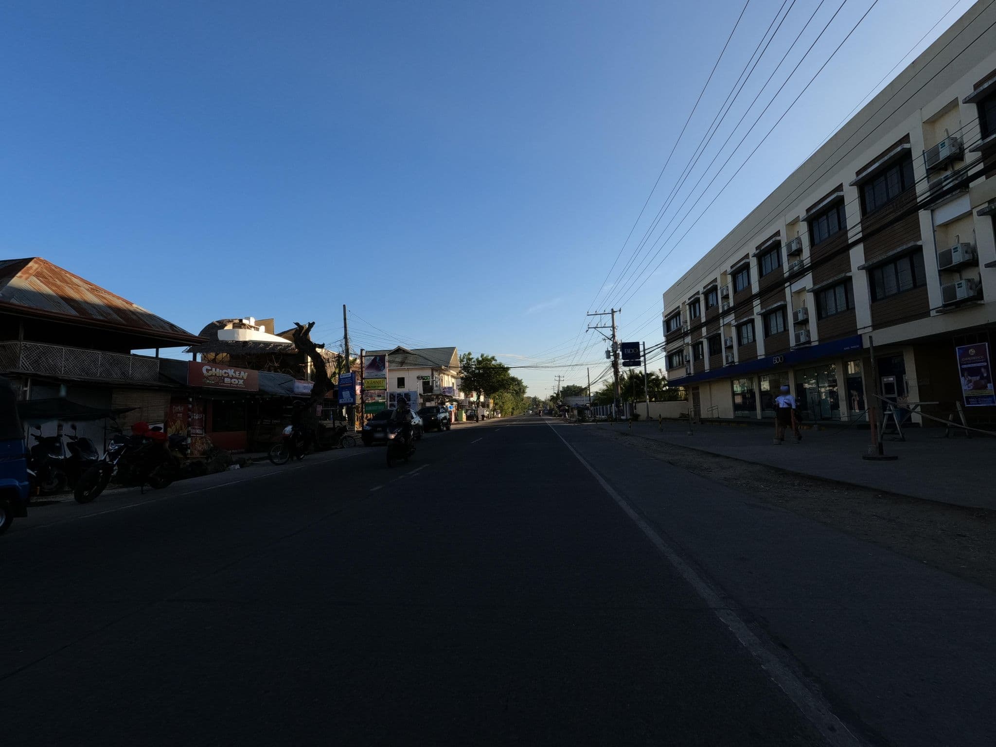 Street view near Alona Guest House, Tawala — © GOwin (CC BY-SA · Mapillary)