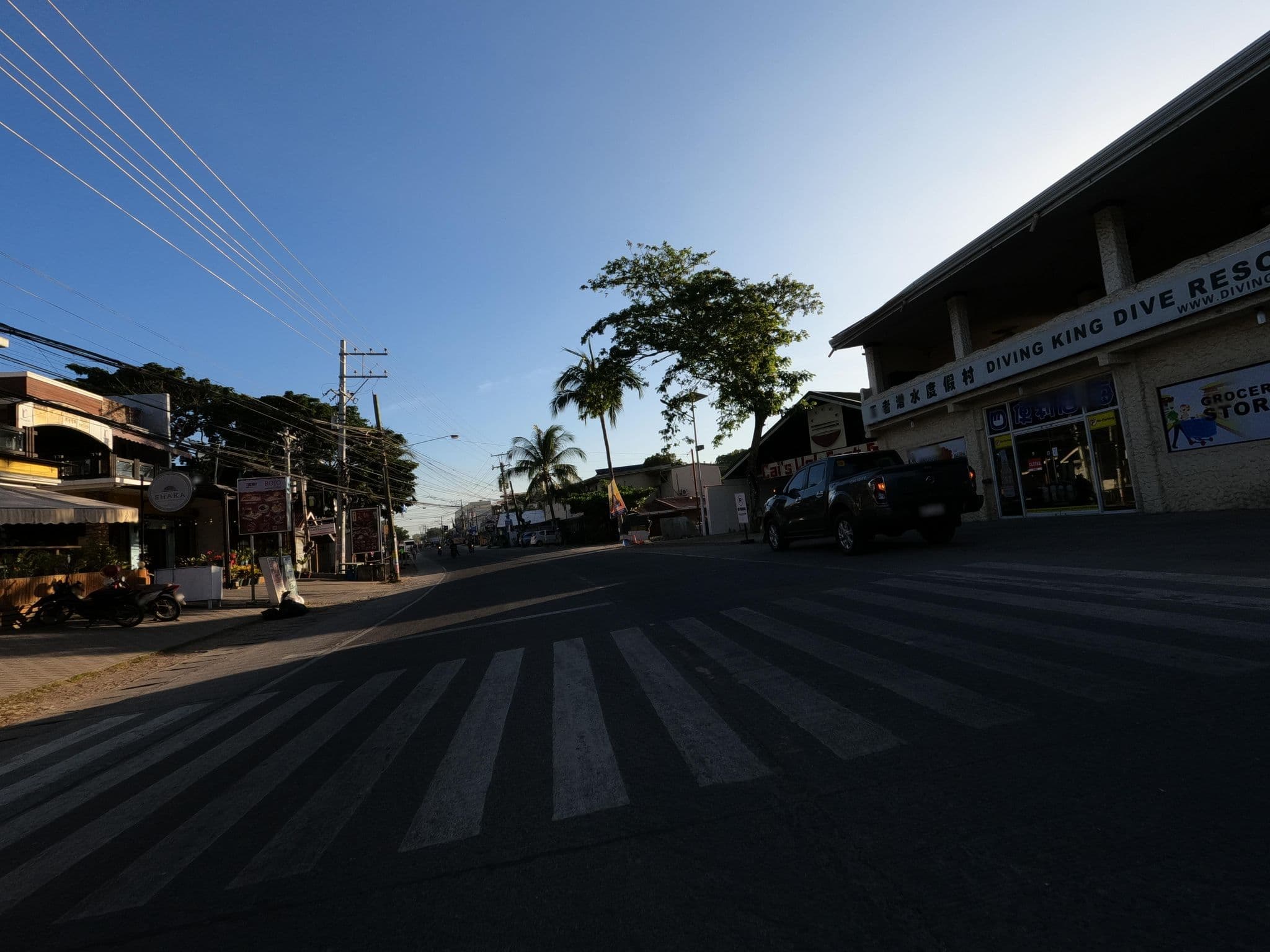 Street view near ChARTs Hotel, Tawala — © GOwin (CC BY-SA · Mapillary)