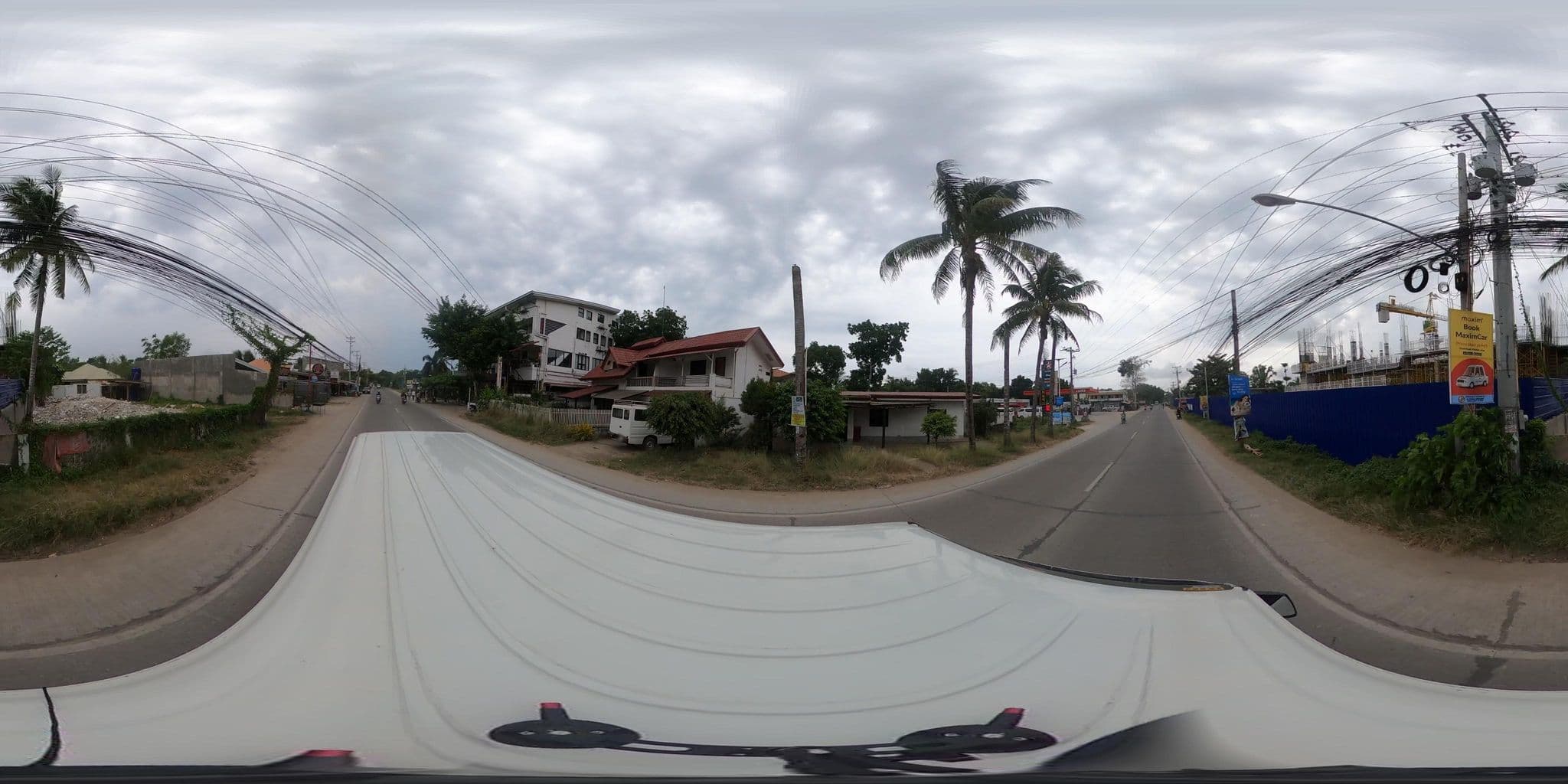Street view near 小马民宿Pony Traveller's Inn, Tawala — © rskorzus (CC BY-SA · Mapillary)