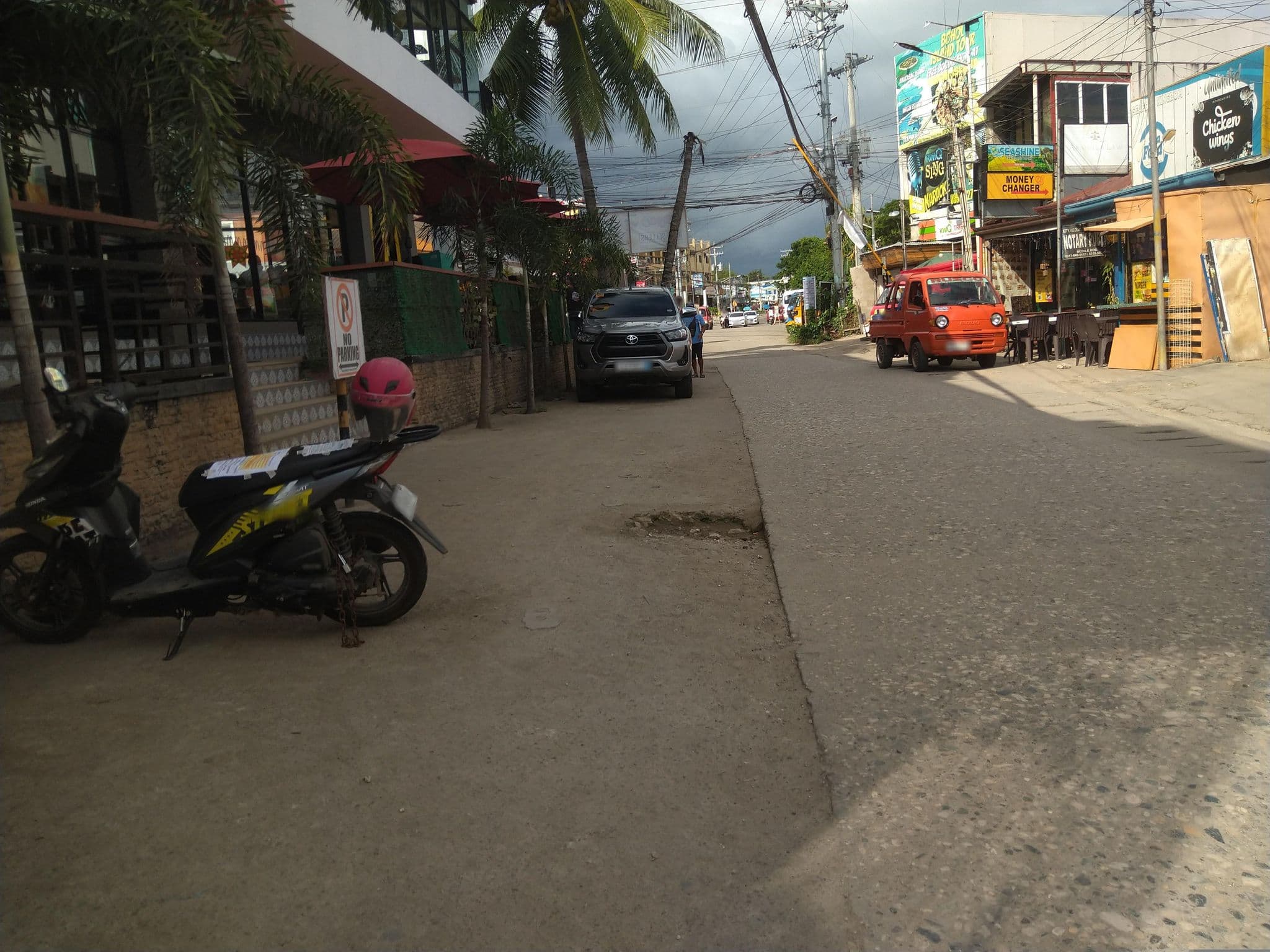Street view near Alona Hidden Dream, Tawala — © Vermut (CC BY-SA · Mapillary)