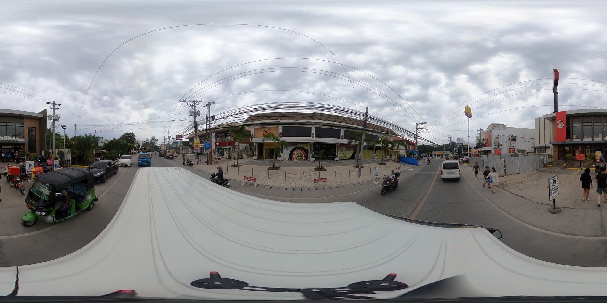 Street view near Paragayo Resorts, Tawala — © rskorzus (CC BY-SA · Mapillary)