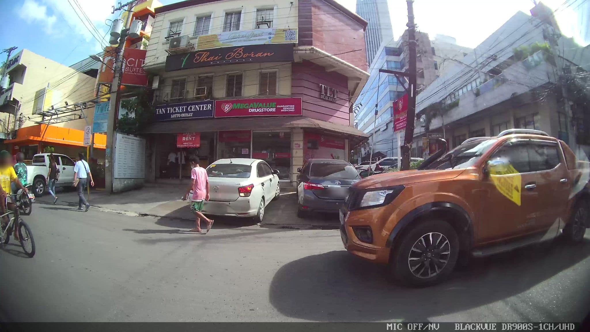 Street view near Cuarto Hotel Cebu, Cebu City — © Kaart---LEFT (CC BY-SA · Mapillary)