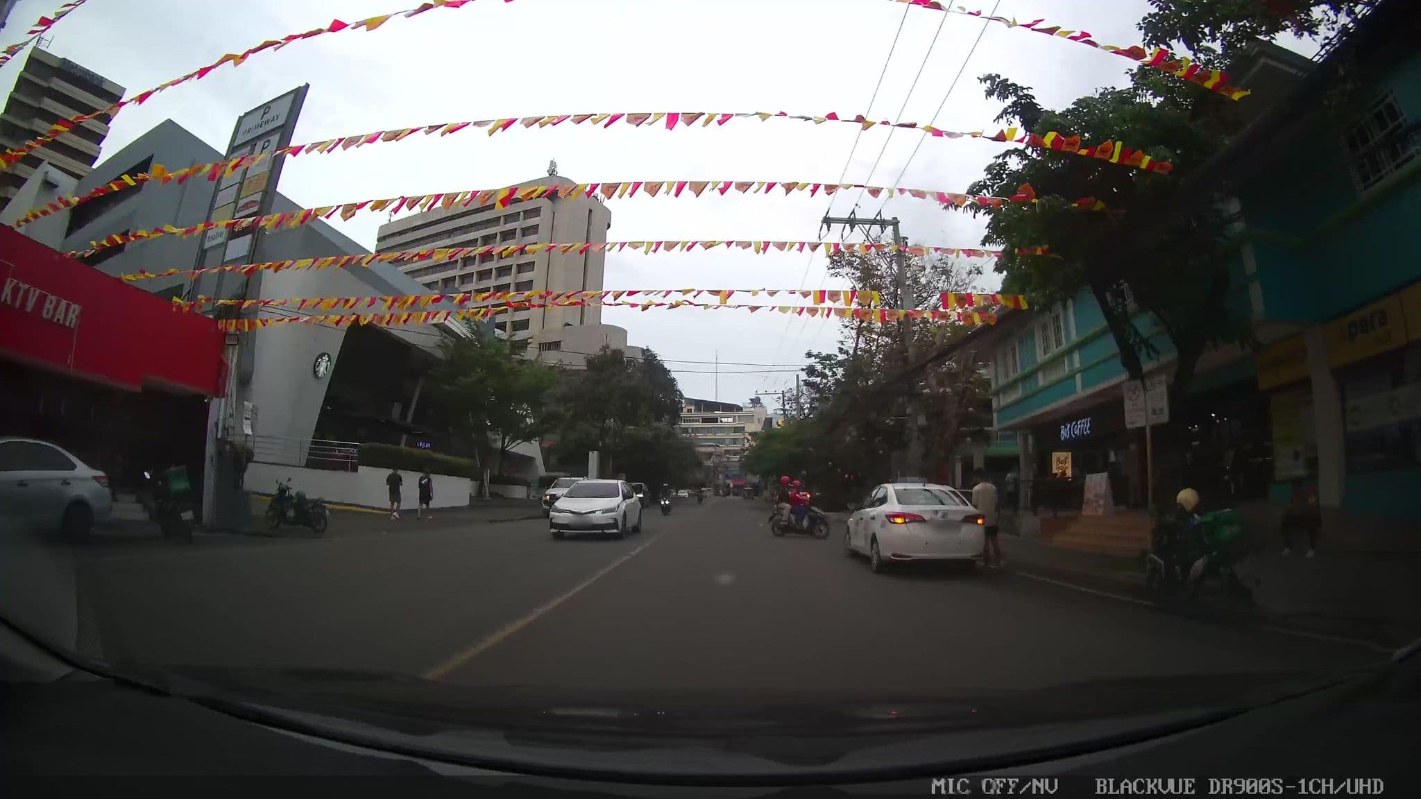Street view near Bahia Resort Hotel, Cebu City — © Kaart---FRONT (CC BY-SA · Mapillary)