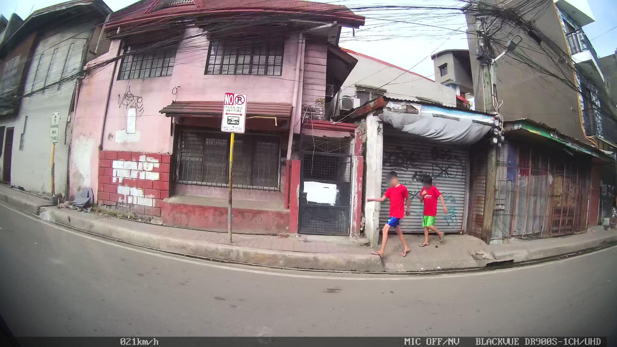 Street view near Jonadel's Inn Cafe, Adlaon — © Kaart---RIGHT (CC BY-SA · Mapillary)