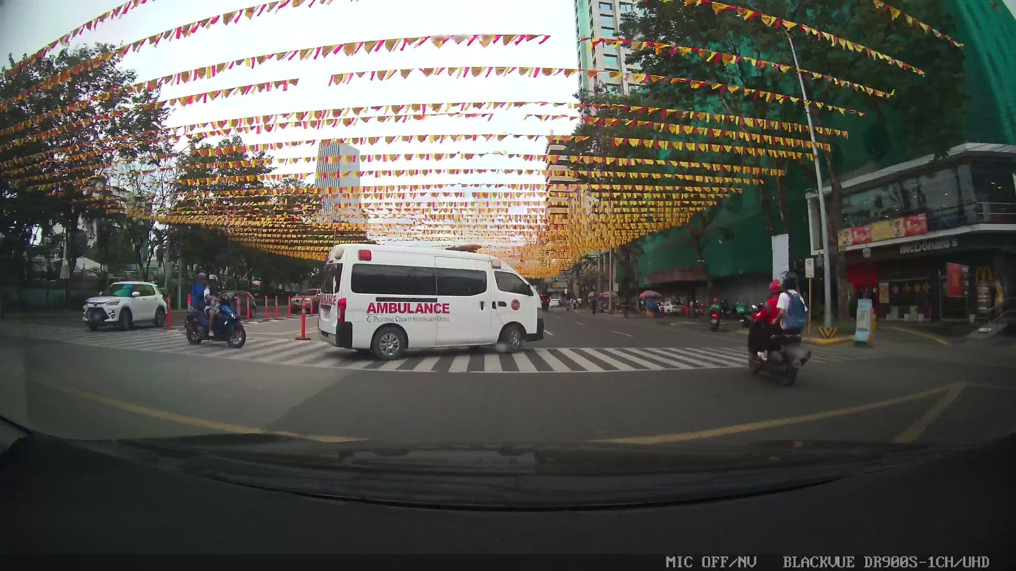 Street view near Crown Regency room 1707, Adlaon — © Kaart---FRONT (CC BY-SA · Mapillary)