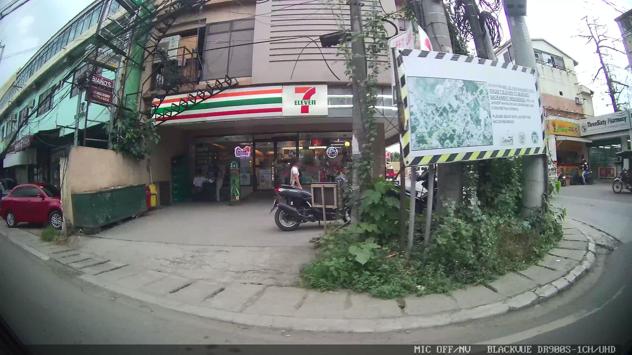 Street view near B n T Inn, Lapu-Lapu City — © Kaart---LEFT (CC BY-SA · Mapillary)