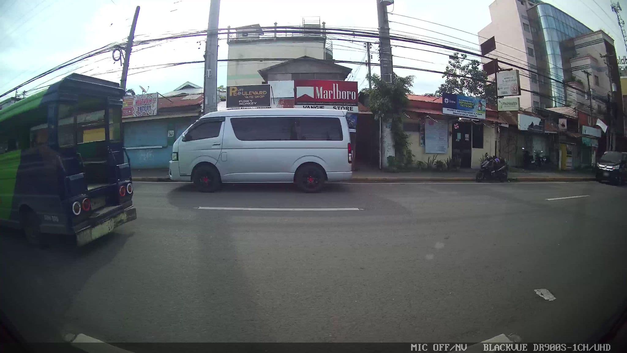 Street view near 1st Avenue Apartelle, Lapu-Lapu City — © Kaart---RIGHT (CC BY-SA · Mapillary)