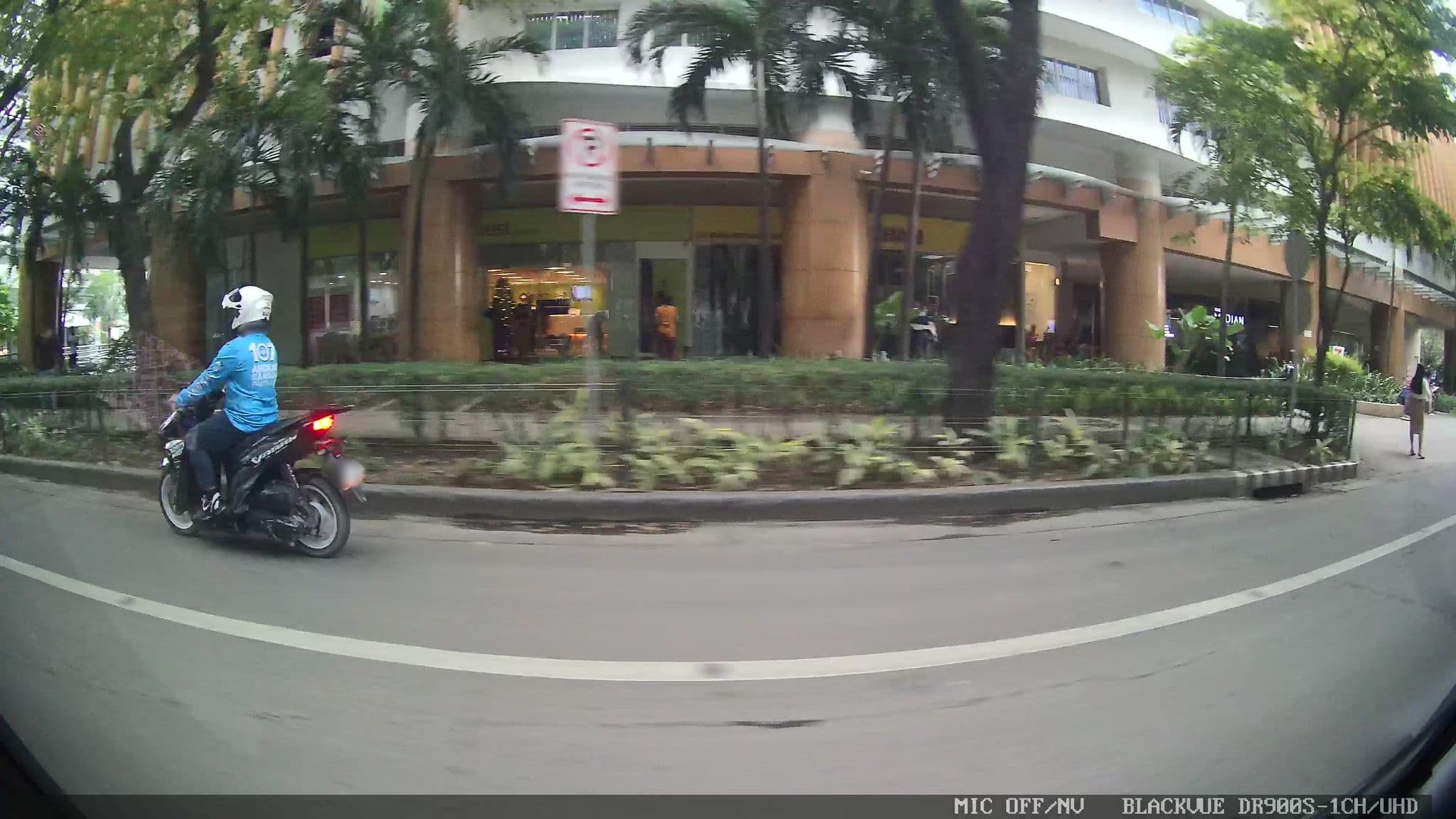 Street view near Island Sky Resort, Apas — © Kaart---RIGHT (CC BY-SA · Mapillary)