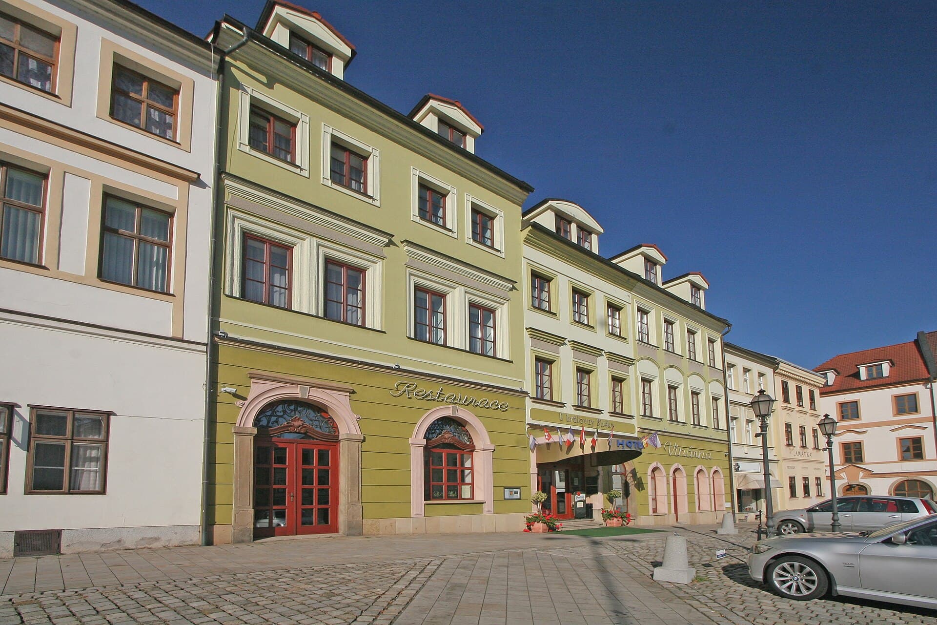 Hotel U Královny Elišky (via Wikimedia Commons, CC BY-SA 3.0)