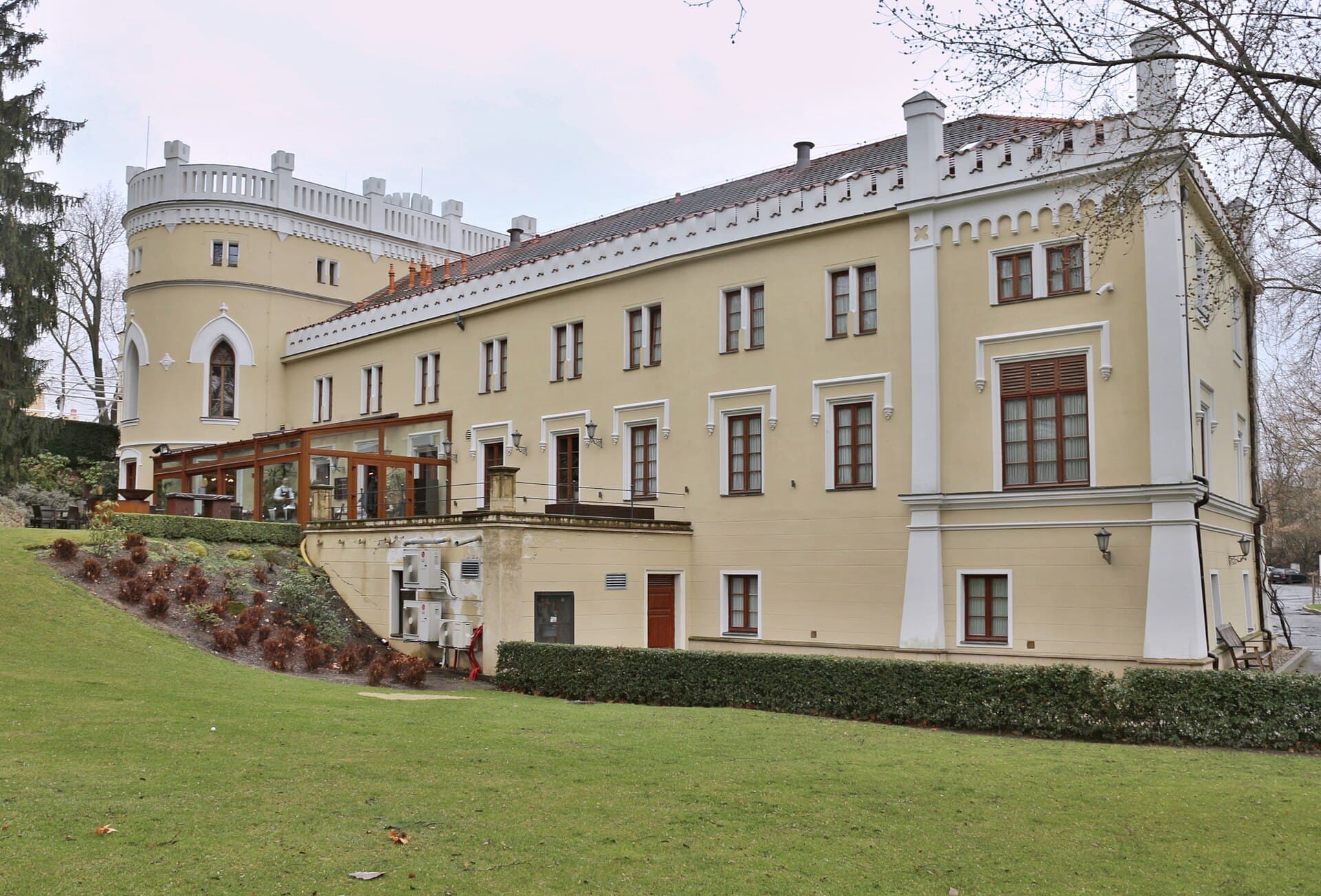 Chateau St. Havel (via Wikimedia Commons, CC BY-SA 4.0)