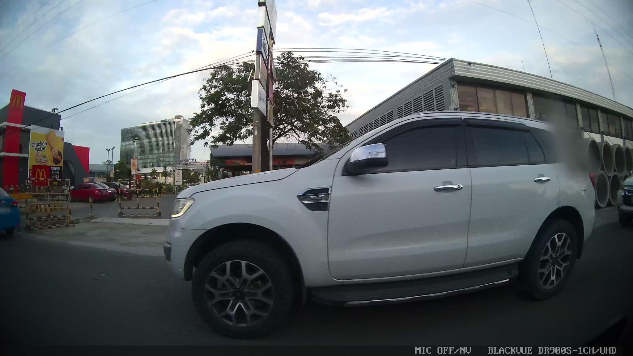 Street view near Microtel Inn & Suites, Davao — © Kaart---LEFT (CC BY-SA · Mapillary)