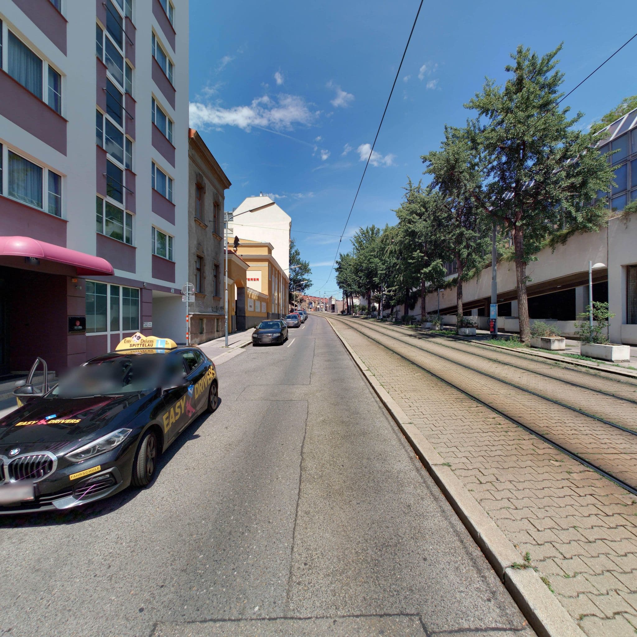 Street view near Hotel Calmo, Alsergrund — © eliasgander (CC BY-SA · Mapillary)