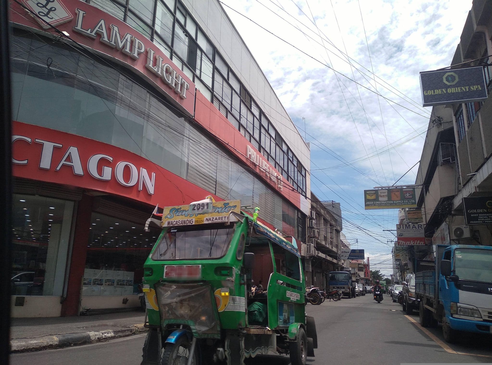 Street view near The Mandara Hall, The VIP Hotel, Cagayan de Oro — © joyceeemaeee (CC BY-SA · Mapillary)