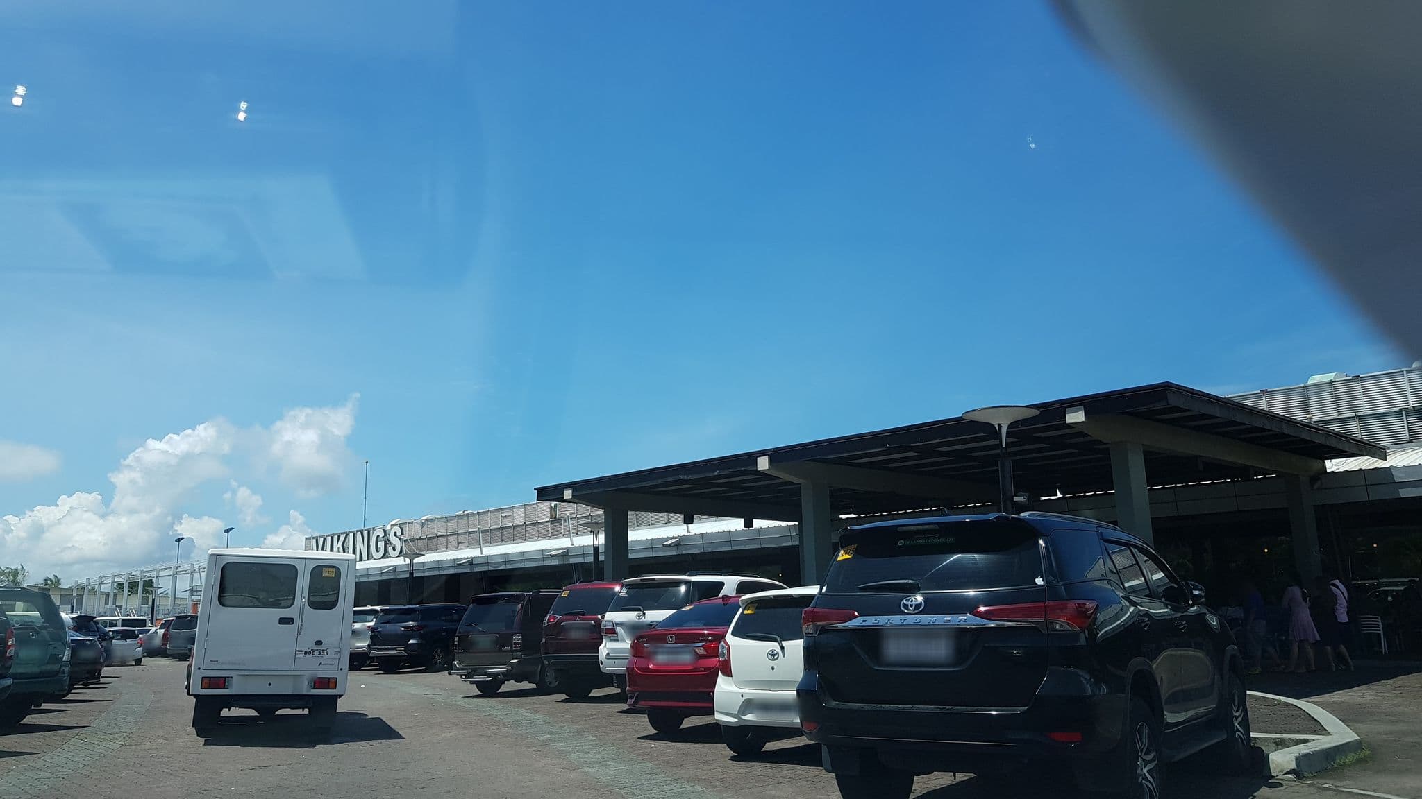 Street view near Blue Bay, Baclaran — © mhayd (CC BY-SA · Mapillary)