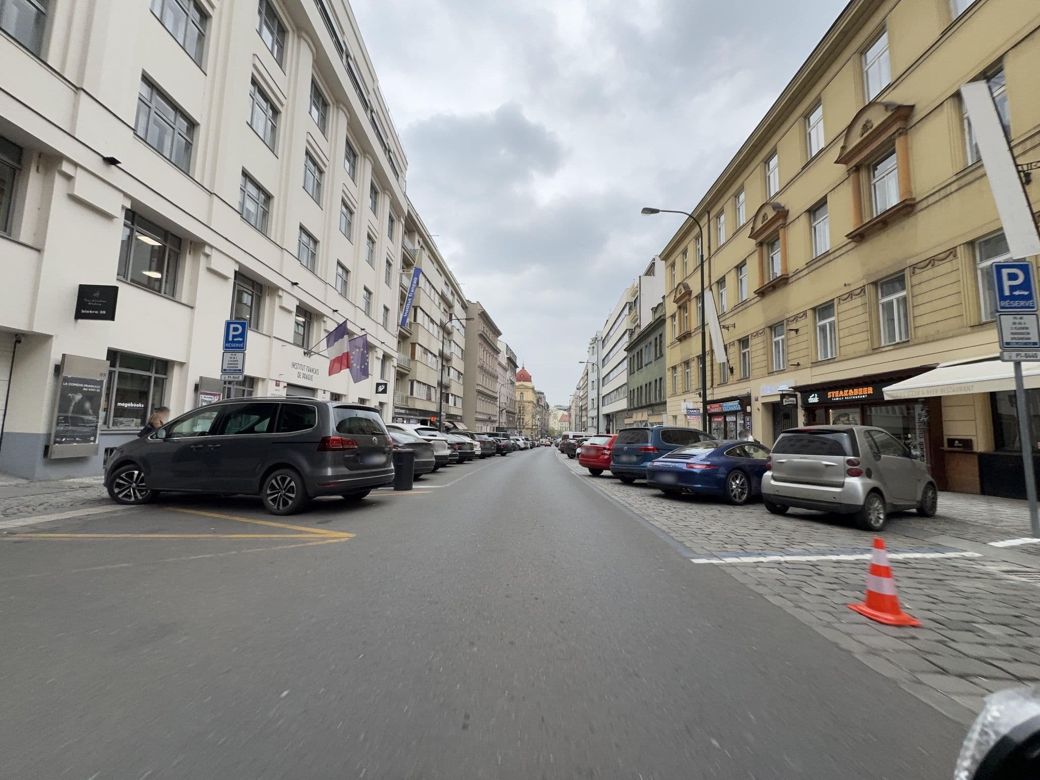 Street view near Majestic Plaza, Nové Město