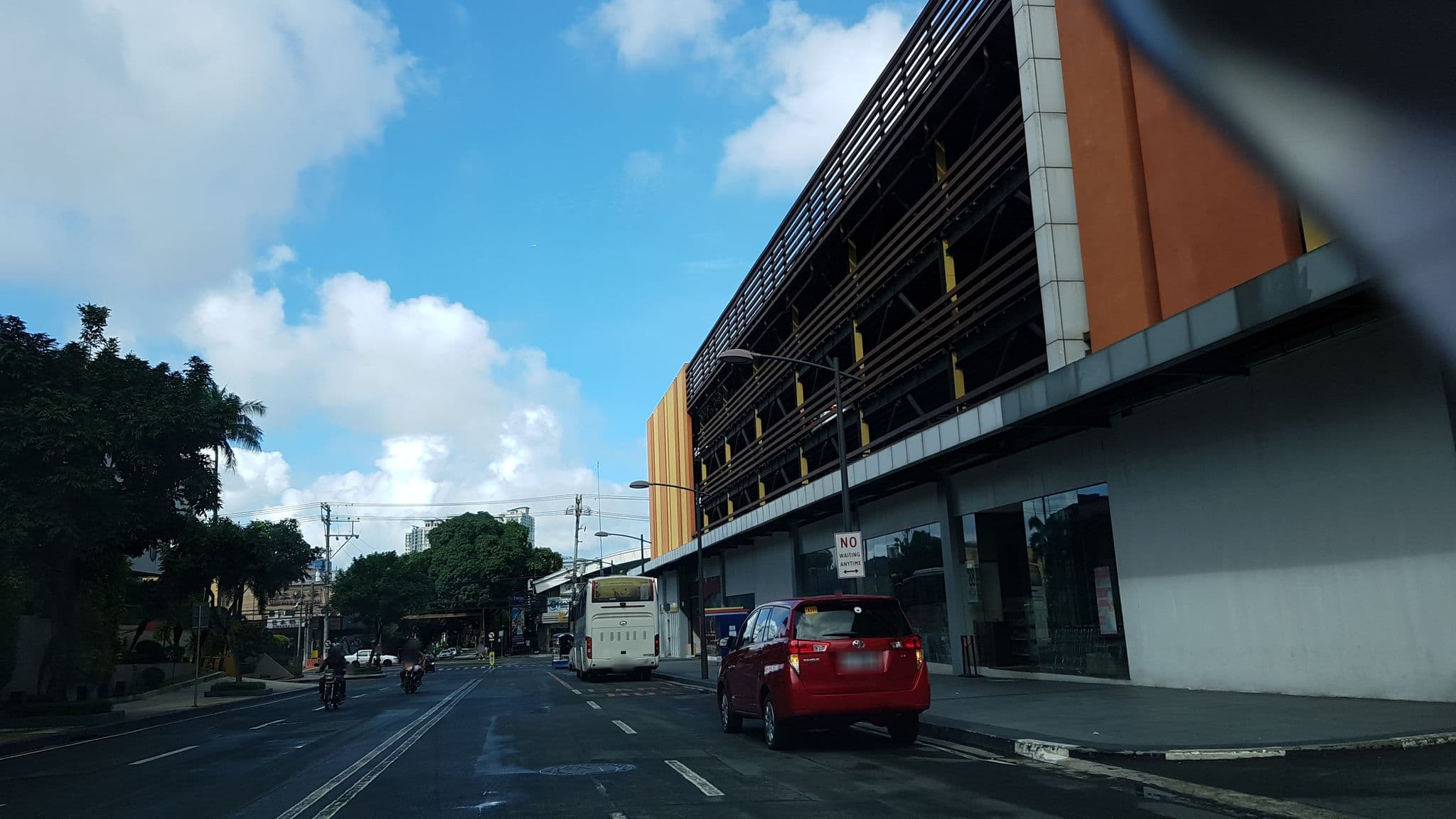 Street view near Room 428, Makati City — © mhayd (CC BY-SA · Mapillary)