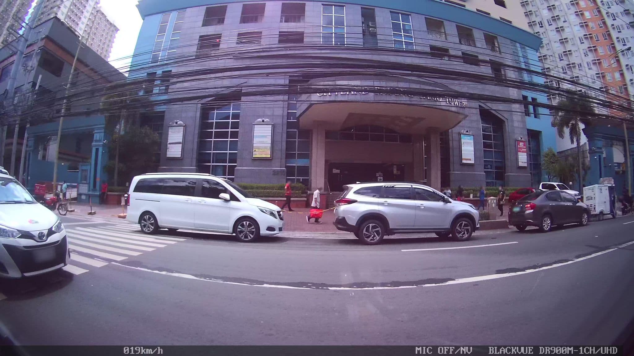 Street view near El Puerto Marina Beach Resort & Spa, Bel Air — © kaart_4 (CC BY-SA · Mapillary)