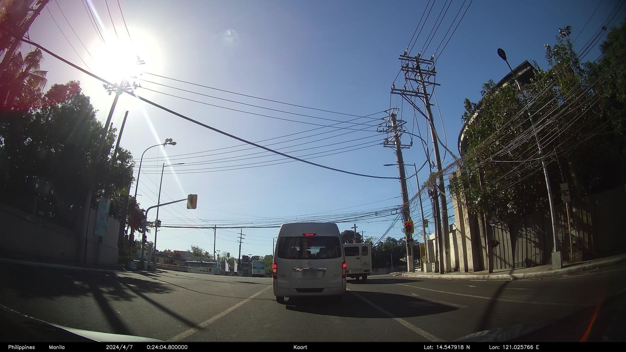 Street view near Room 1650, Makati City — © kaart_4 (CC BY-SA · Mapillary)