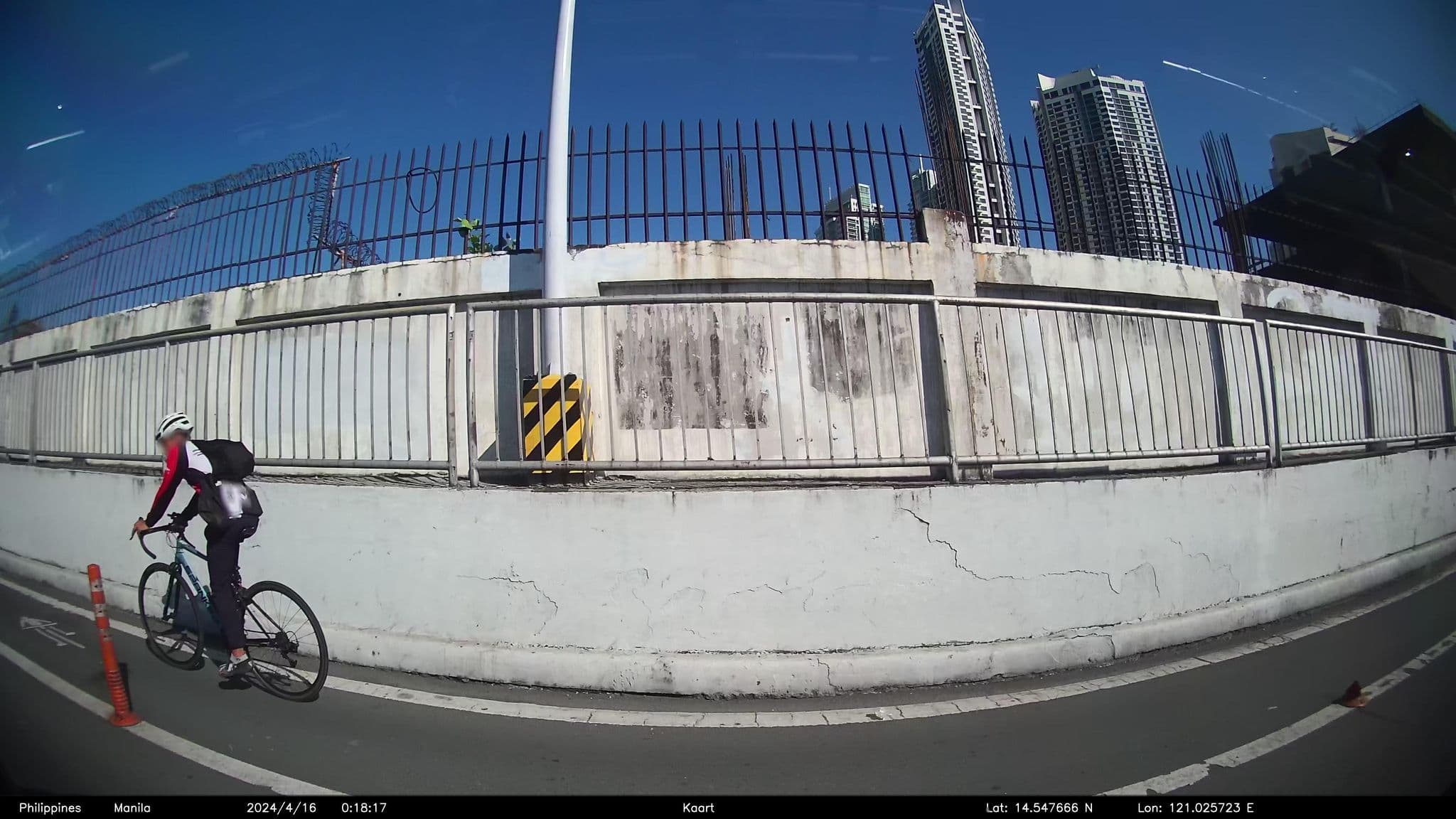 Street view near Room 1424, Makati City — © kaart_4 (CC BY-SA · Mapillary)