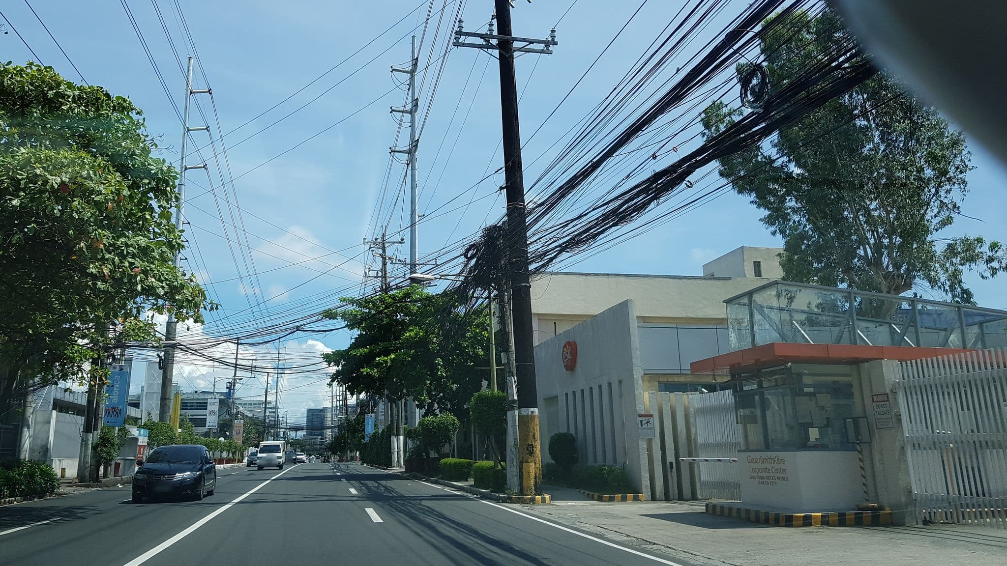Street view near Manila Palace Hotel, Makati City — © mhayd (CC BY-SA · Mapillary)