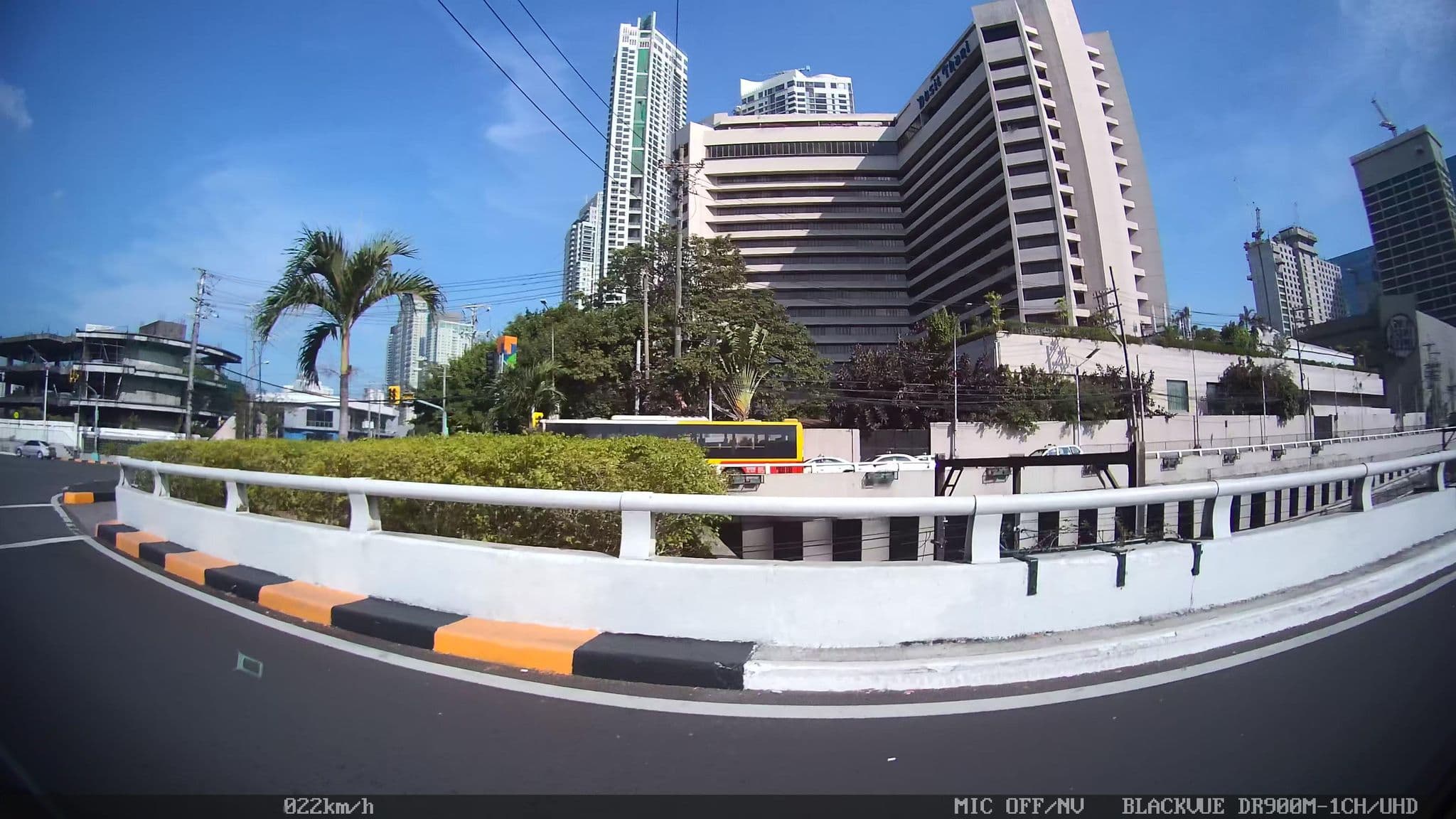 Street view near Room 1022, Makati City — © kaart_4 (CC BY-SA · Mapillary)