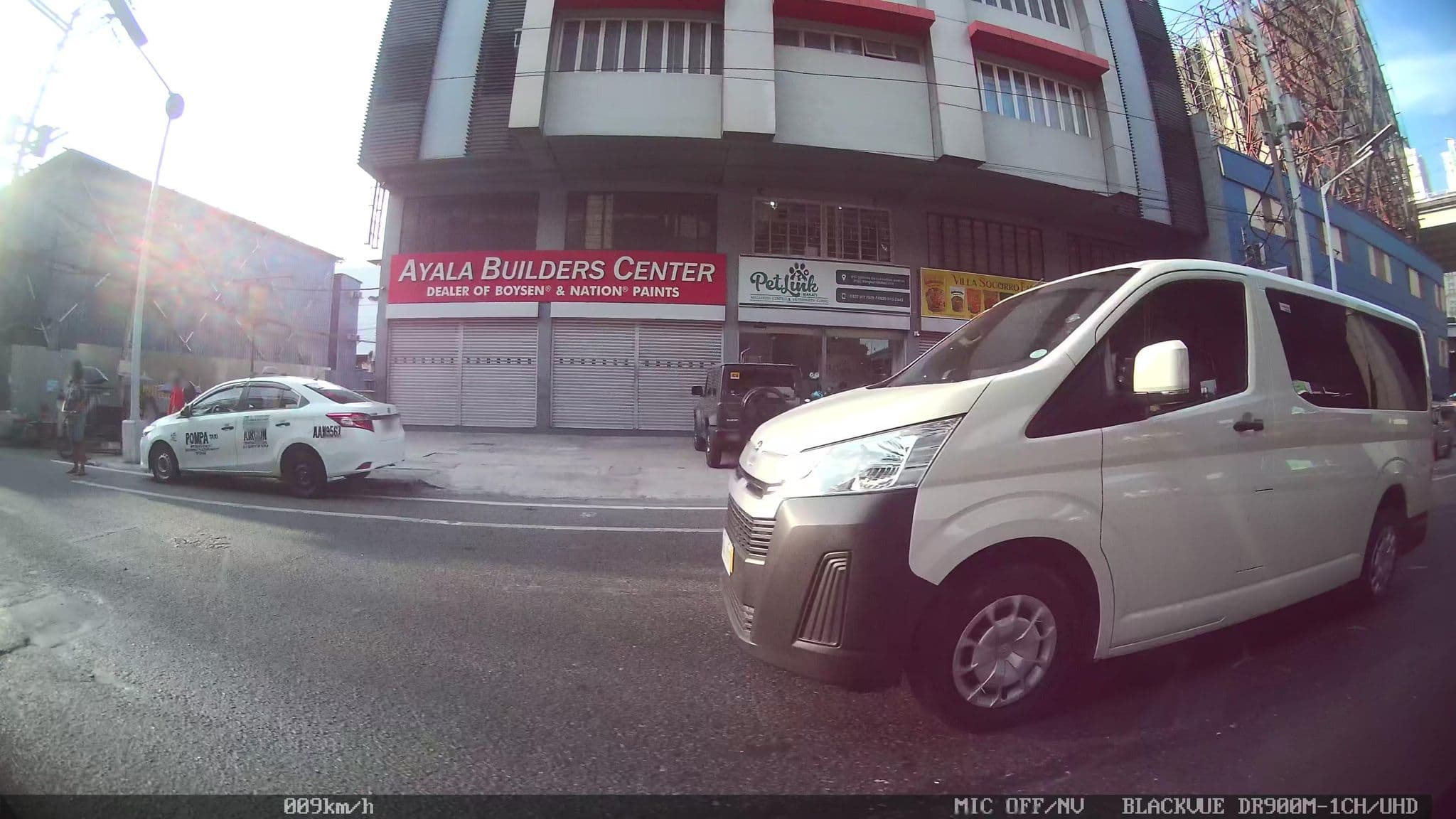 Street view near Hometown Hotel Rooftop, Pasay — © kaart_4 (CC BY-SA · Mapillary)