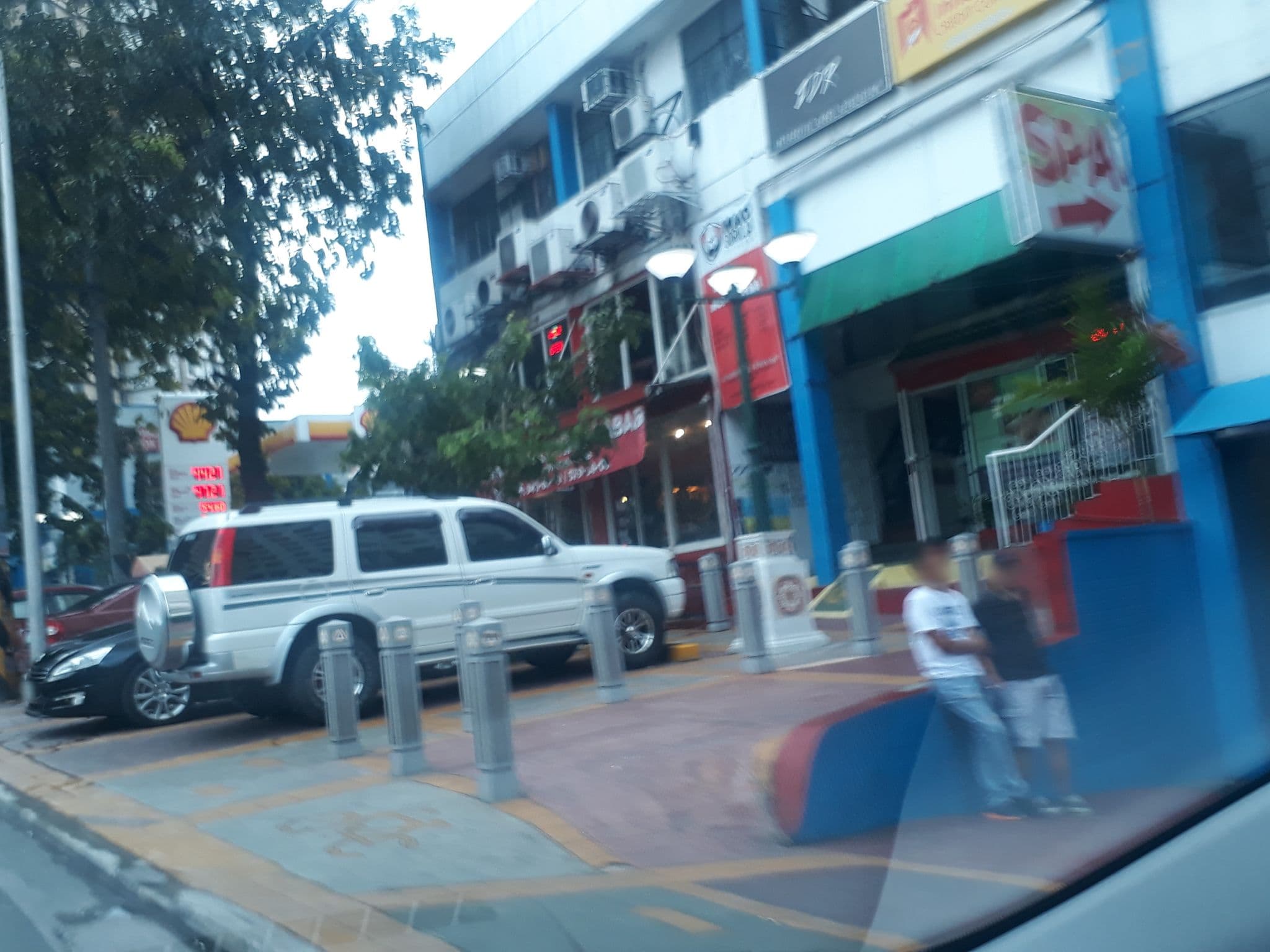 Street view near Stonehouse Condominiums, Mariana — © noie (CC BY-SA · Mapillary)