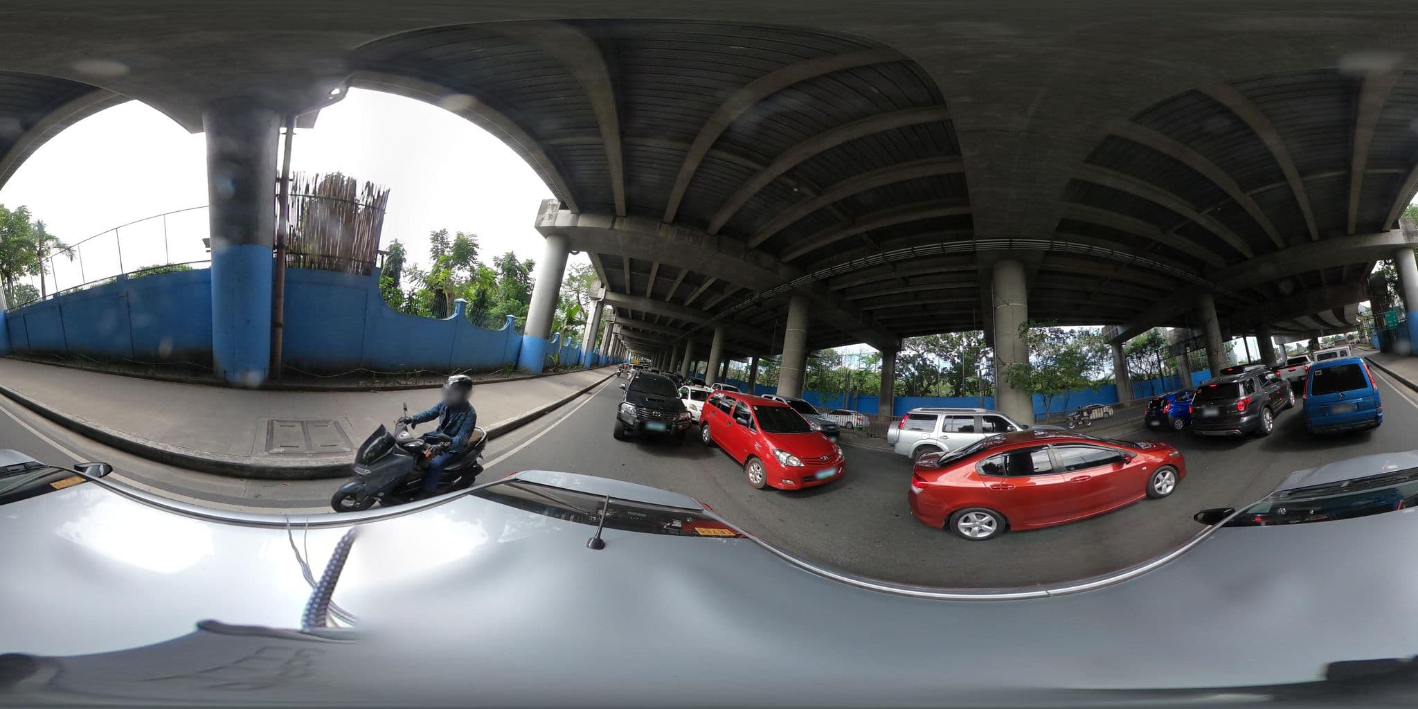 Street view near Shangri-La At The Fort Swimming Pool, Makati City — © kaart_2 (CC BY-SA · Mapillary)