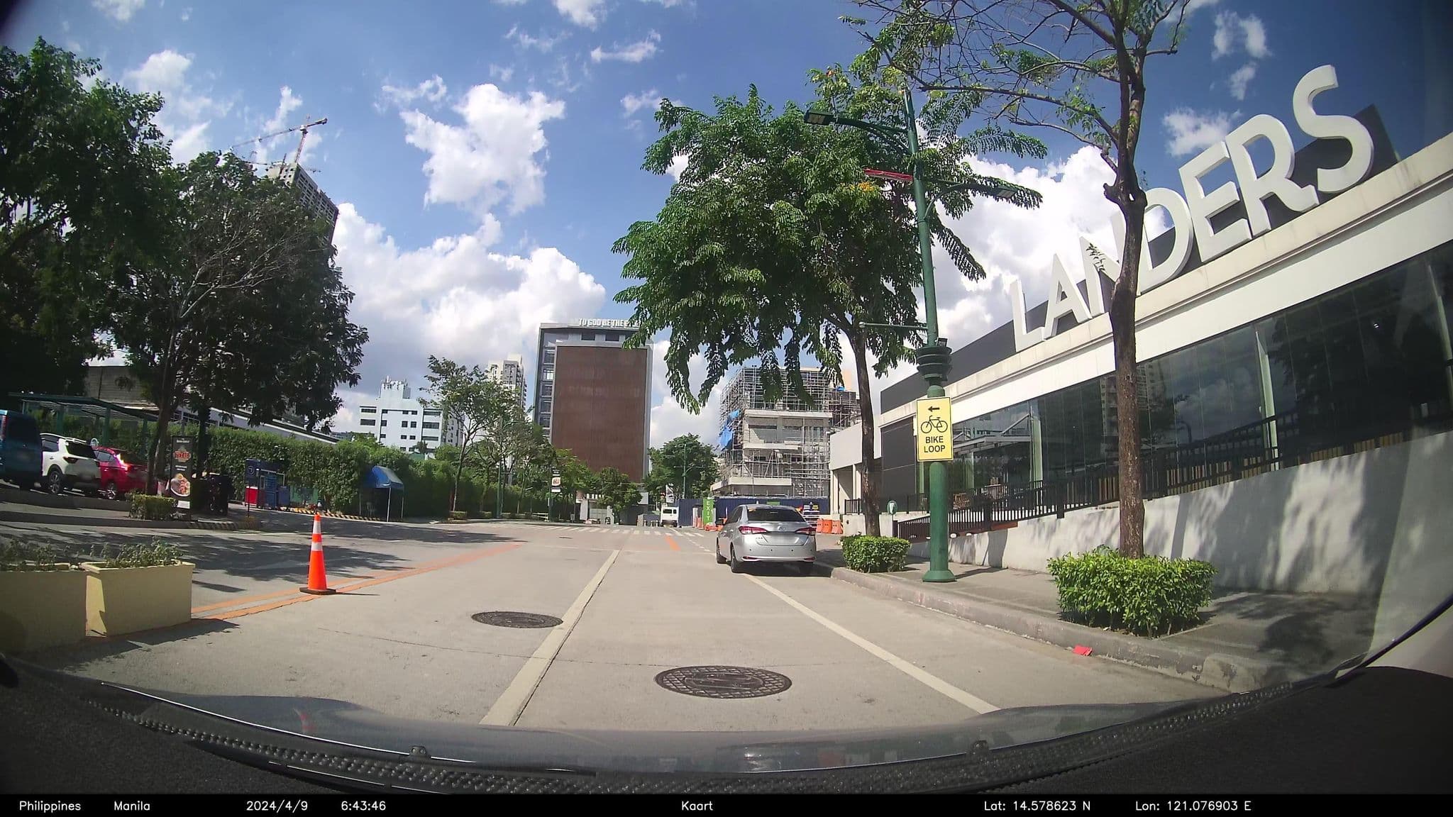 Street view near Bacolod planta hotel, Pasig City — © kaart_4 (CC BY-SA · Mapillary)