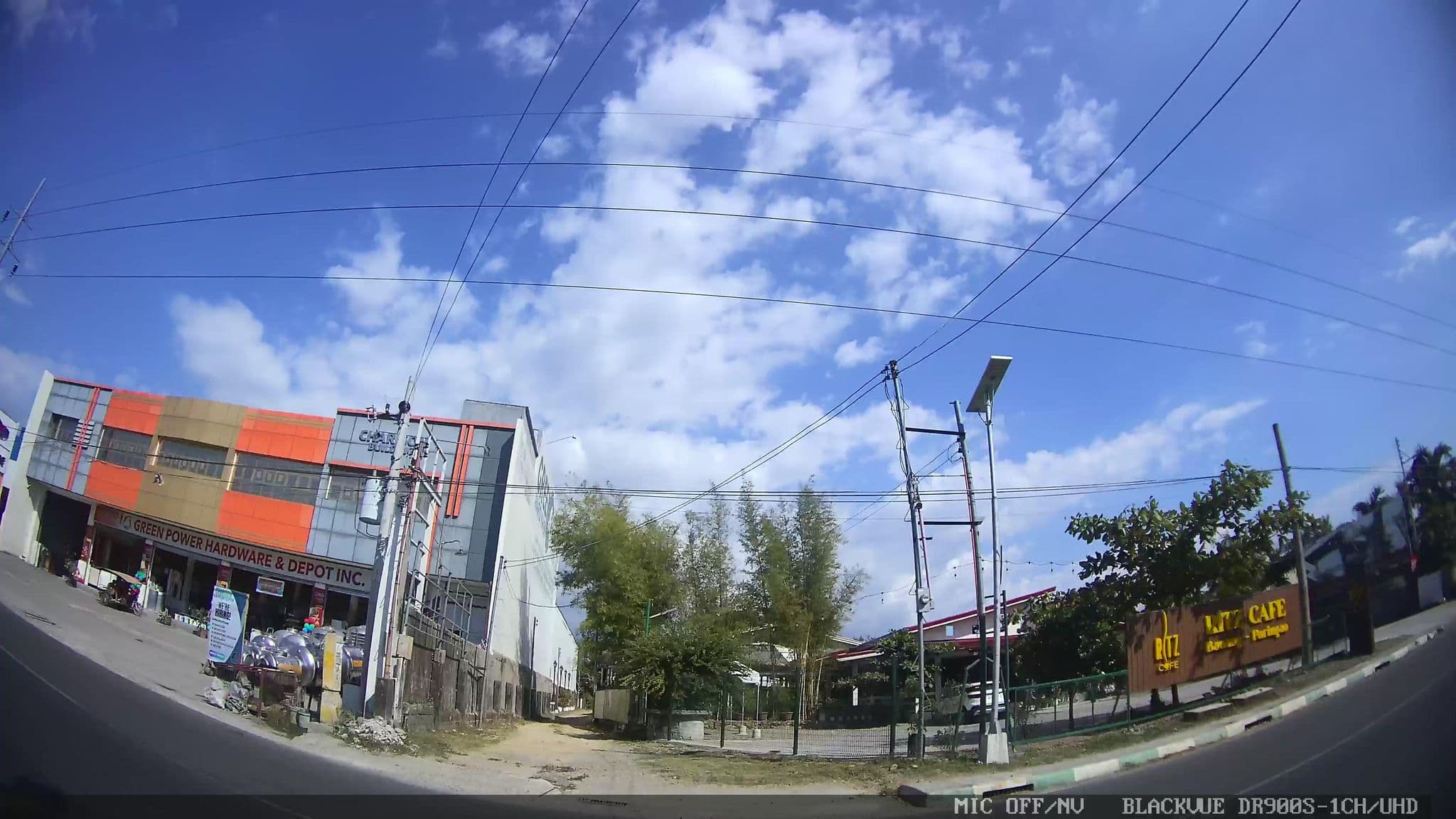 Street view near Cresta Del Mar Resort, Paringao — © Kaart---LEFT (CC BY-SA · Mapillary)