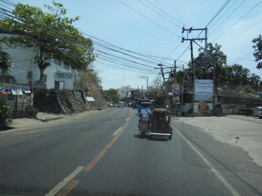 Street view near Sea And Sand Hotel, Paringao — © asdfasdf0986 (CC BY-SA · Mapillary)