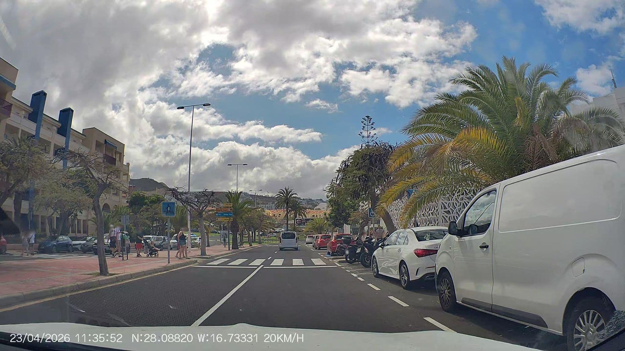Street view near Castalia Park Los Brezos, Playa de las Américas — © AR88 (CC BY-SA · Mapillary)