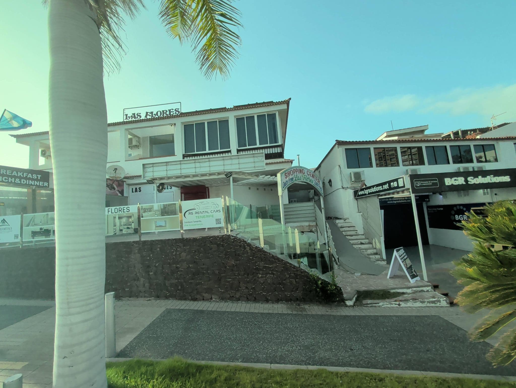 Street view near Friendlyrooms, Playa de las Américas — © AR88 (CC BY-SA · Mapillary)