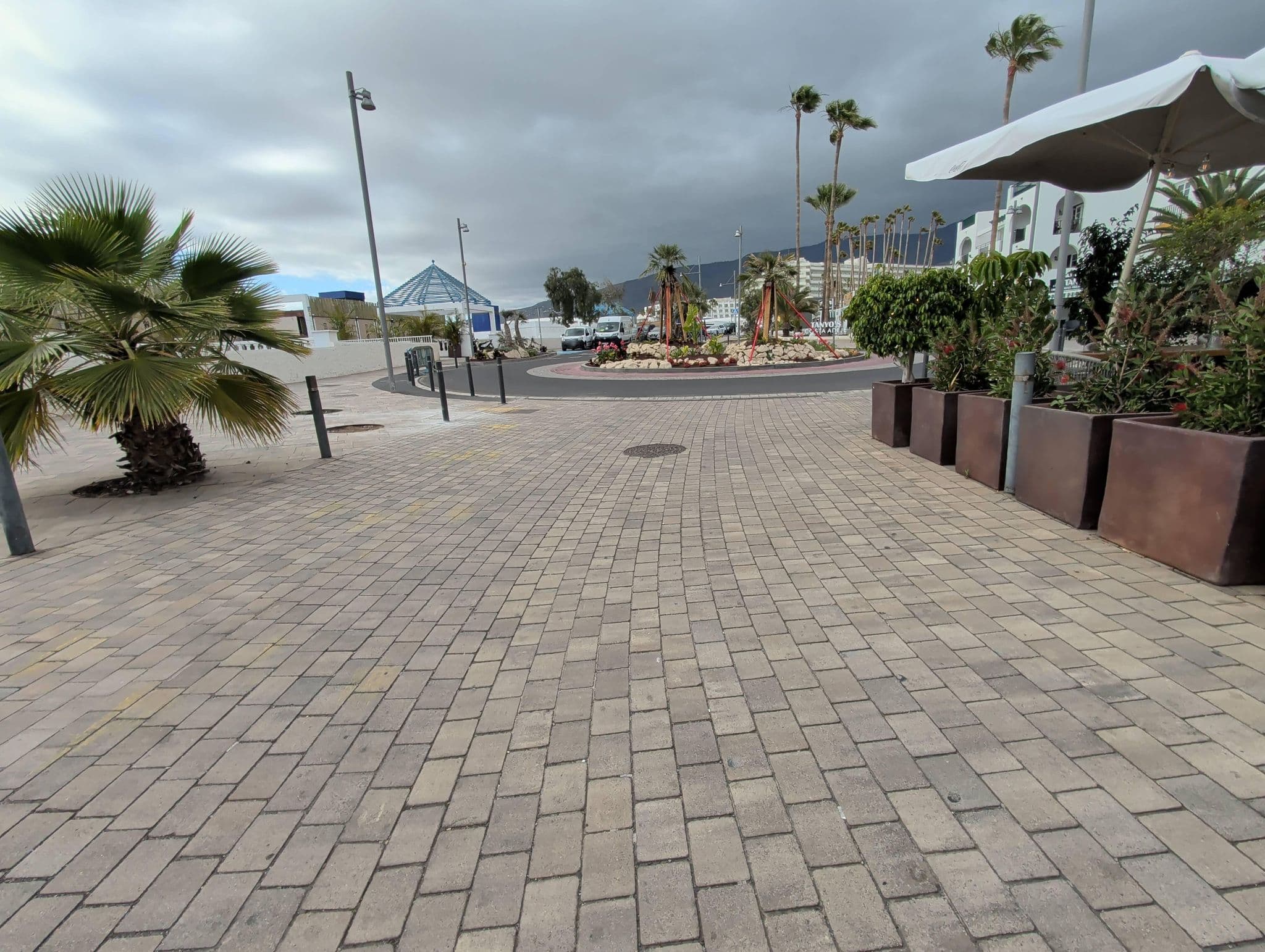 Street view near Pueblo Torviscas, Playa de las Américas — © AR88 (CC BY-SA · Mapillary)