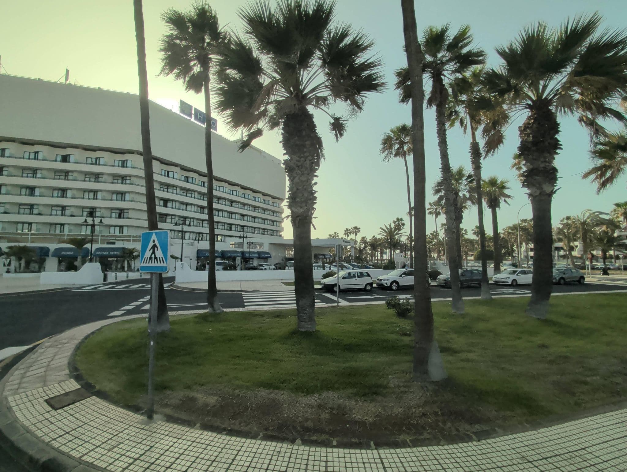 Street view near Habitación 366 📚📚📚😴, Playa de las Américas — © AR88 (CC BY-SA · Mapillary)