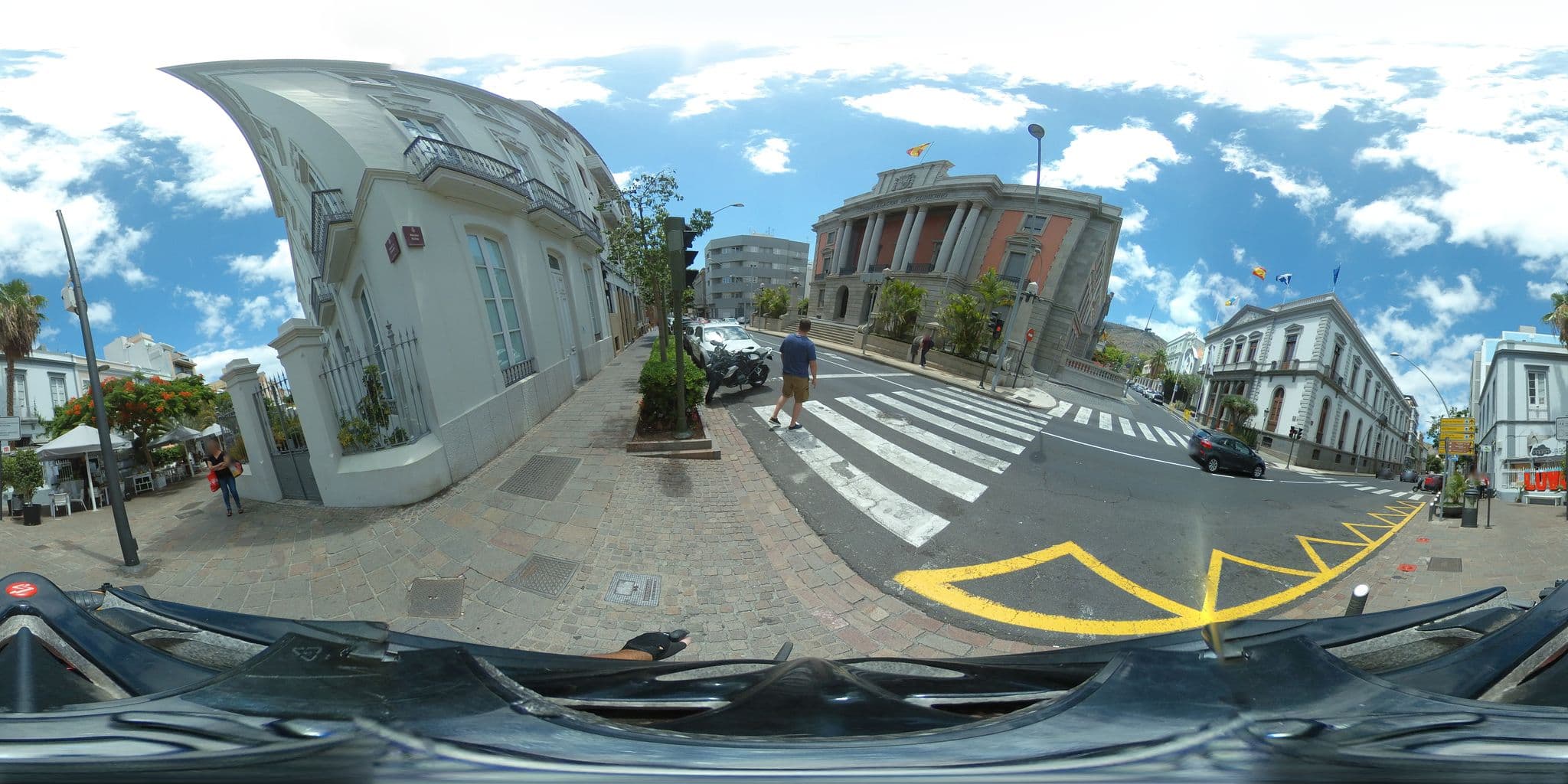 Street view near Reveron Apartamentos Santa Cruz de Tenerife, Santa Cruz de Tenerife — © javiersanp (CC BY-SA · Mapillary)