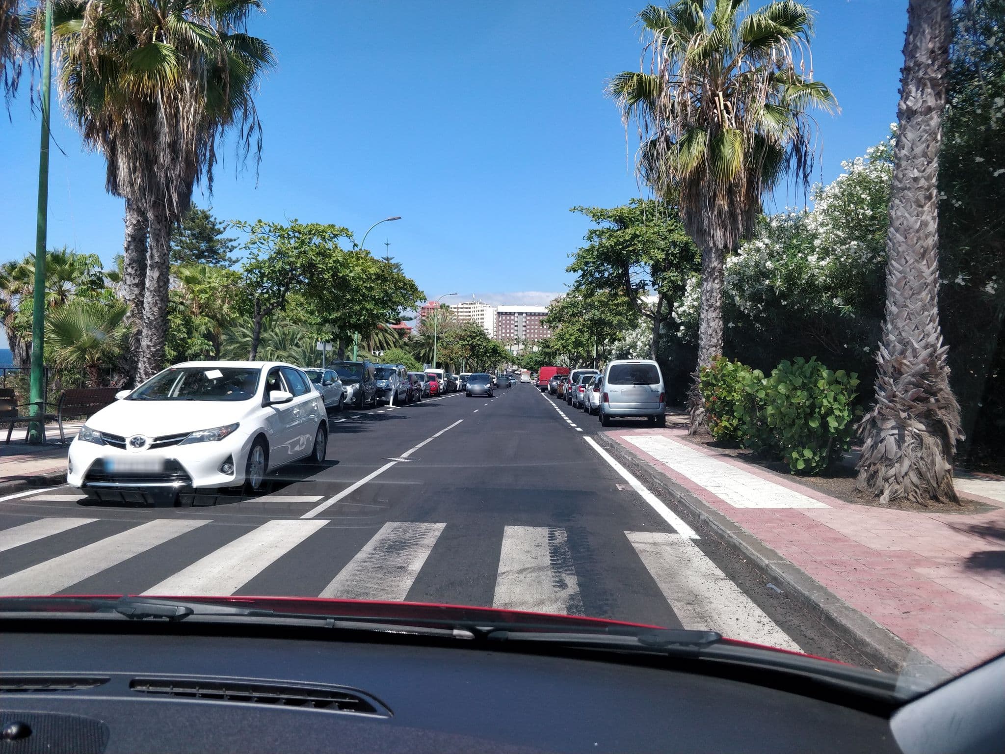 Street view near Bahia Playa, Puerto de la Cruz — © cronoser (CC BY-SA · Mapillary)
