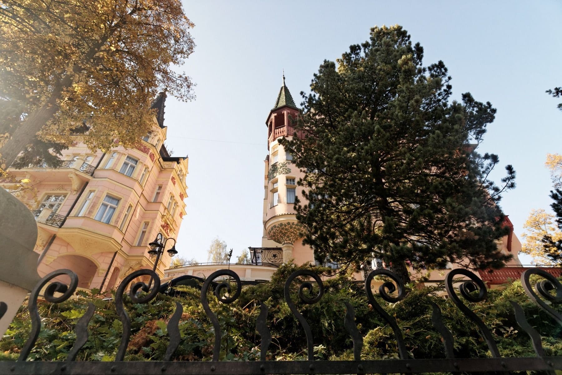 Street view near Villa Smetana, Karlovy Vary — © txllxt (CC BY-SA · Mapillary)