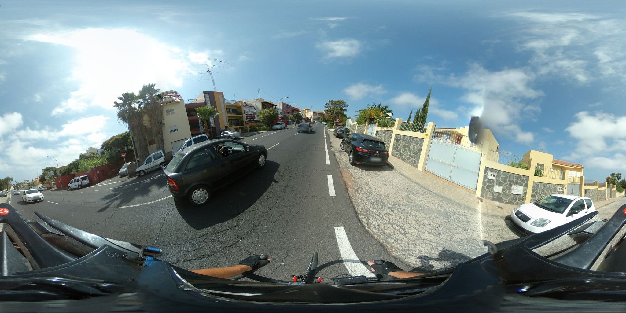 Street view near Gran Hotel El Mirador, Santa Cruz de Tenerife — © javiersanp (CC BY-SA · Mapillary)
