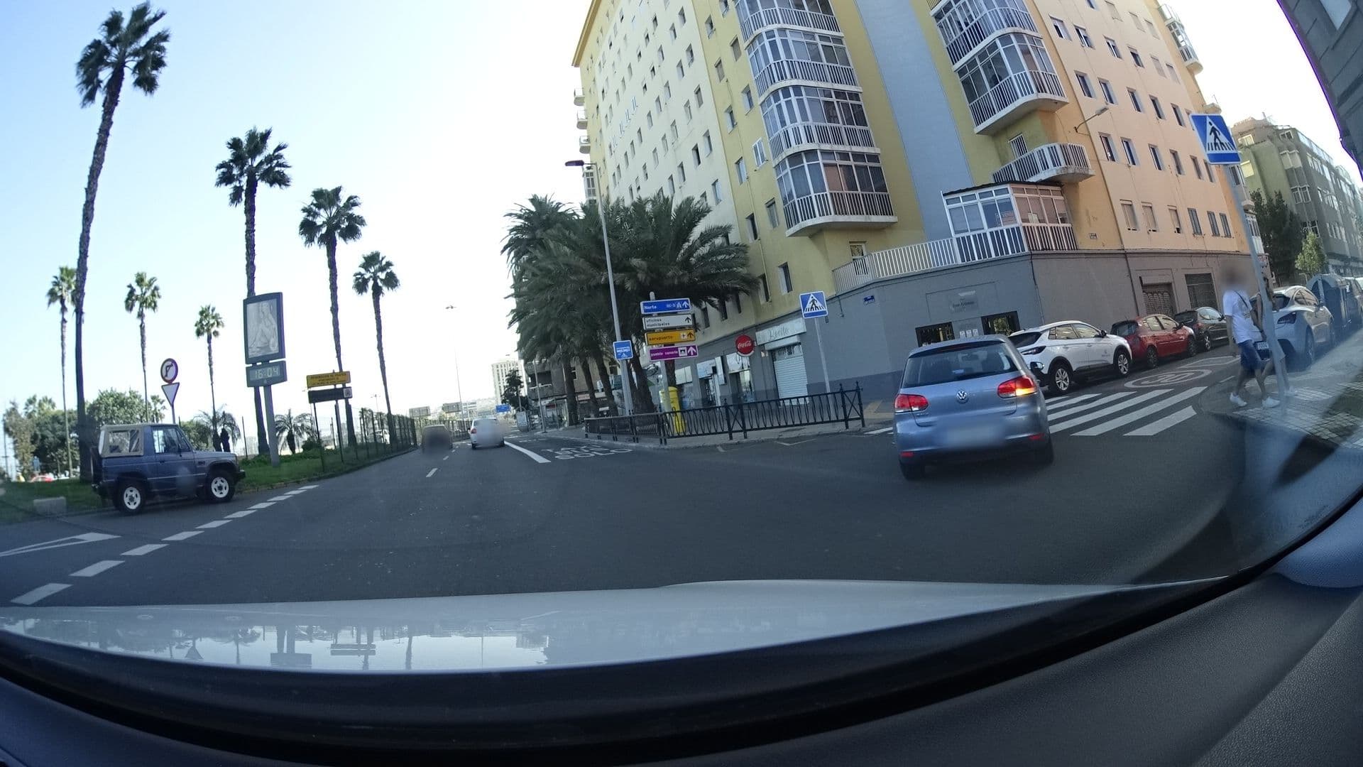 Street view near Mahalo Healthy House, Centro — © sashazykov (CC BY-SA · Mapillary)
