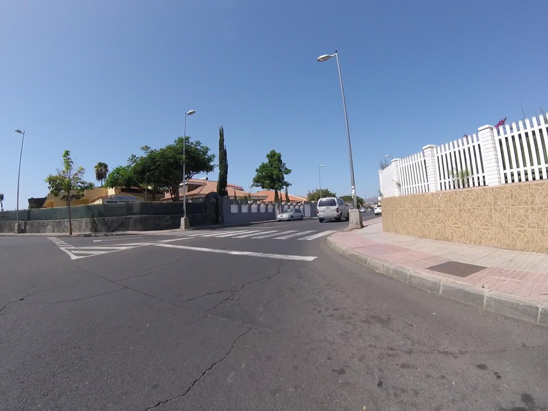 Street view near Fahana pool, Playa del Ingles — © mikelo (CC BY-SA · Mapillary)