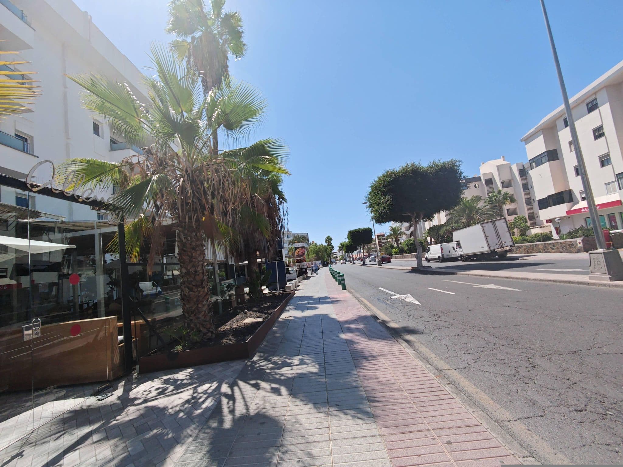 Street view near Hotel Axelbeach Maspalomas, Playa del Ingles — © qungo (CC BY-SA · Mapillary)