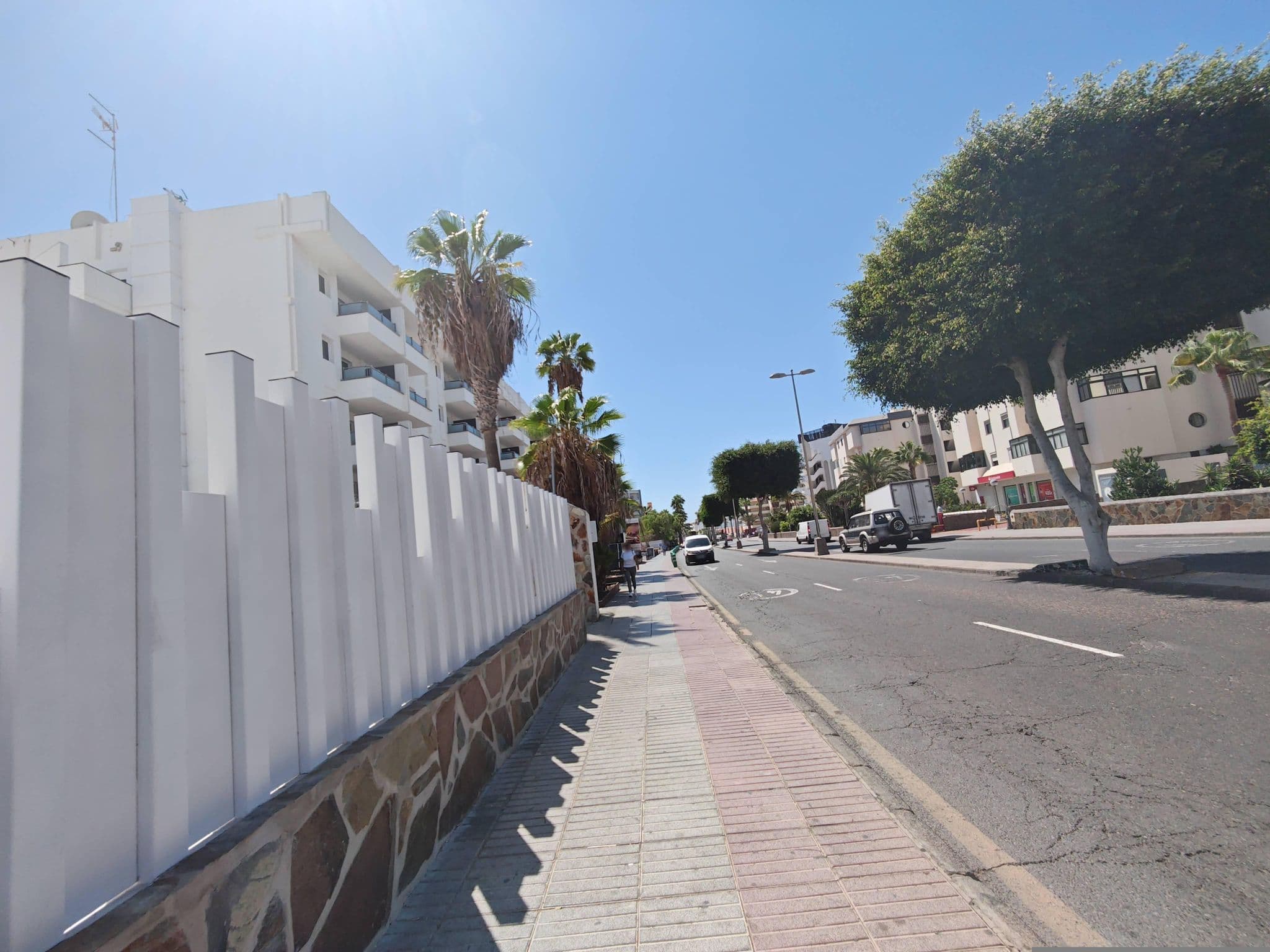 Street view near Axelbeach Hotel Pool, Playa del Ingles — © qungo (CC BY-SA · Mapillary)